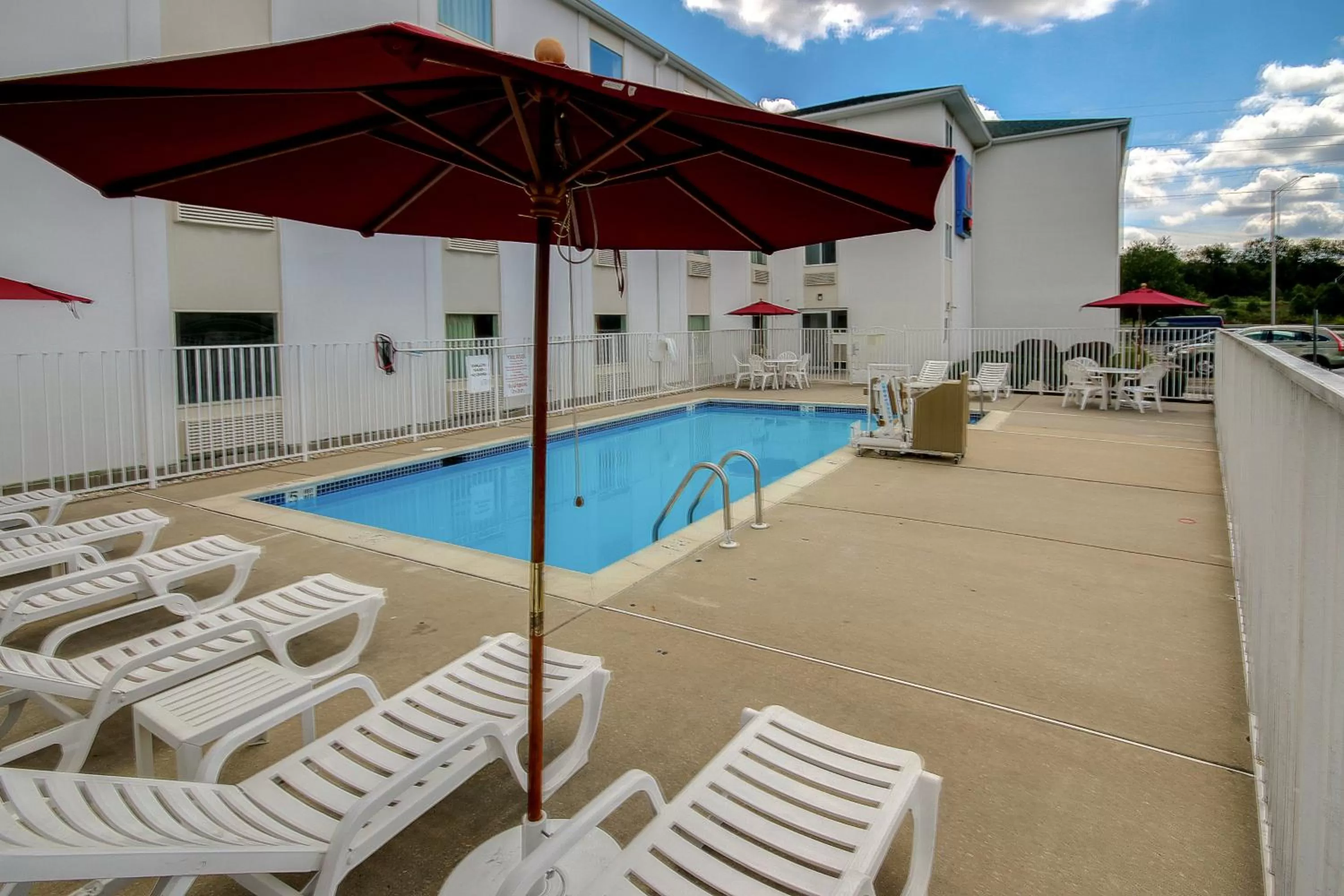 Swimming pool in Motel 6 King Of Prussia PA