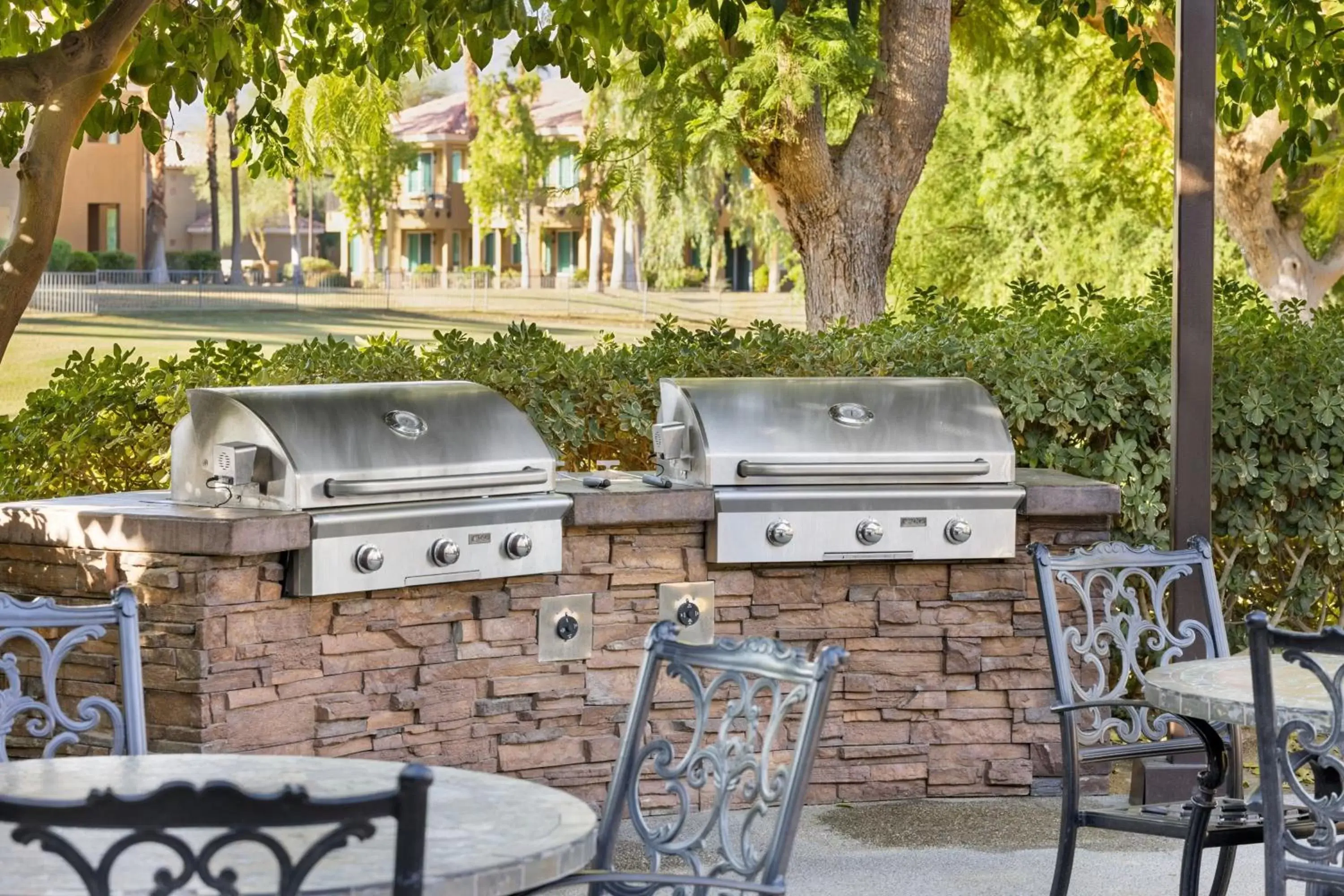 Restaurant/places to eat, BBQ Facilities in Marriott's Desert Springs Villas II