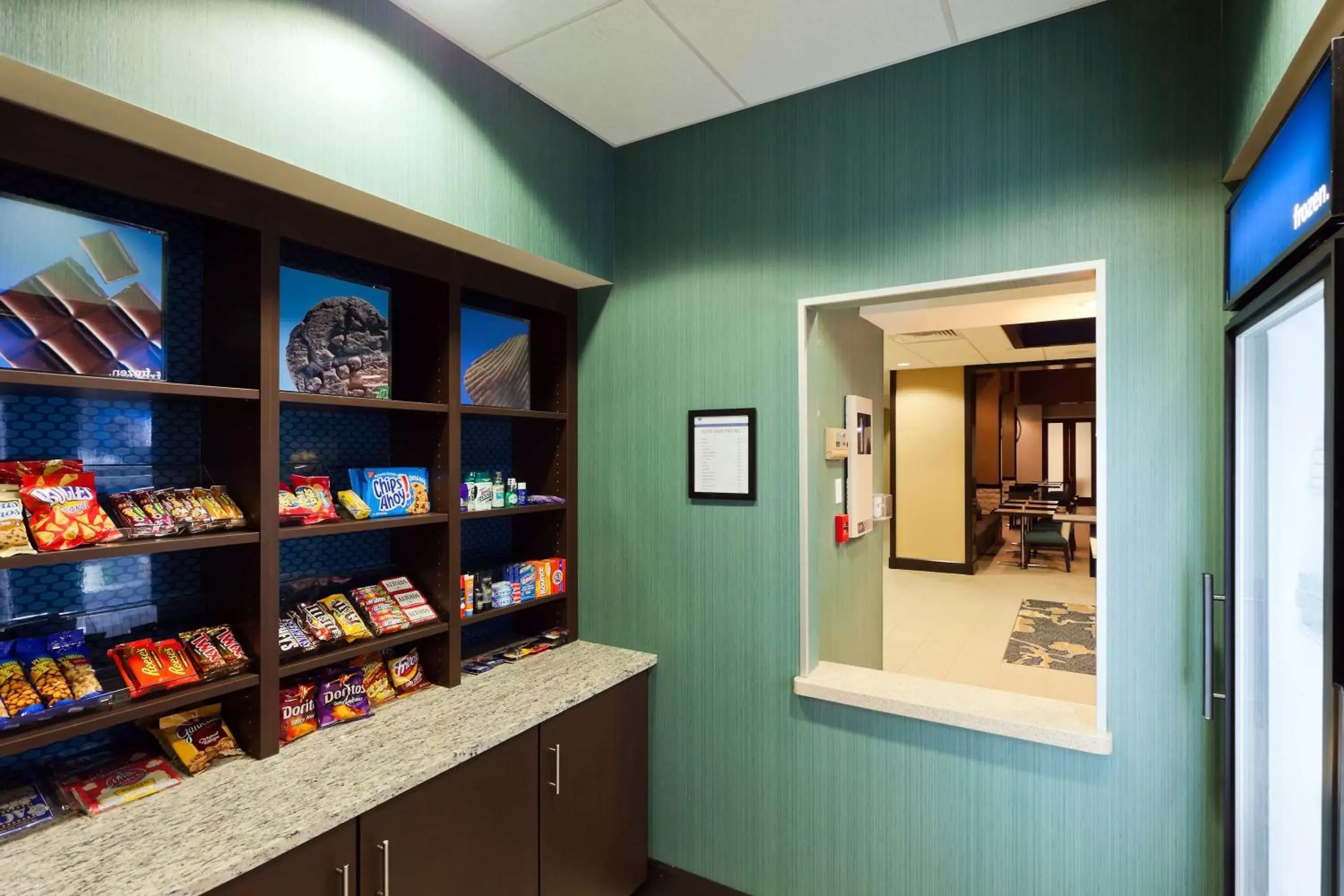 Restaurant/places to eat in Hampton Inn & Suites Denver Airport / Gateway Park Restaurant/places to eat in Hampton Inn & Suites Denver Airport / Gateway Park