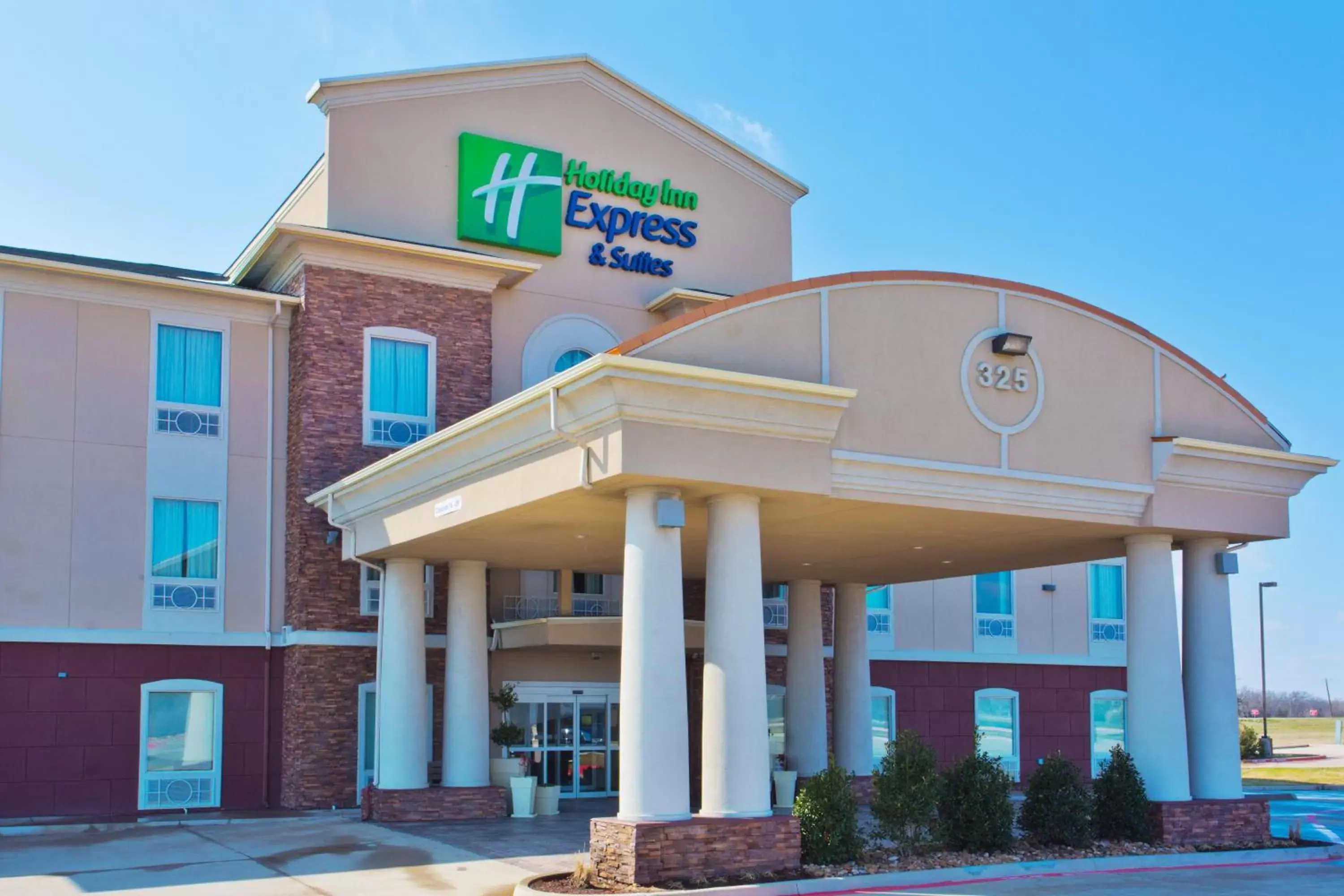 Property Building in Holiday Inn Express Hotel & Suites Alvarado, an IHG Hotel