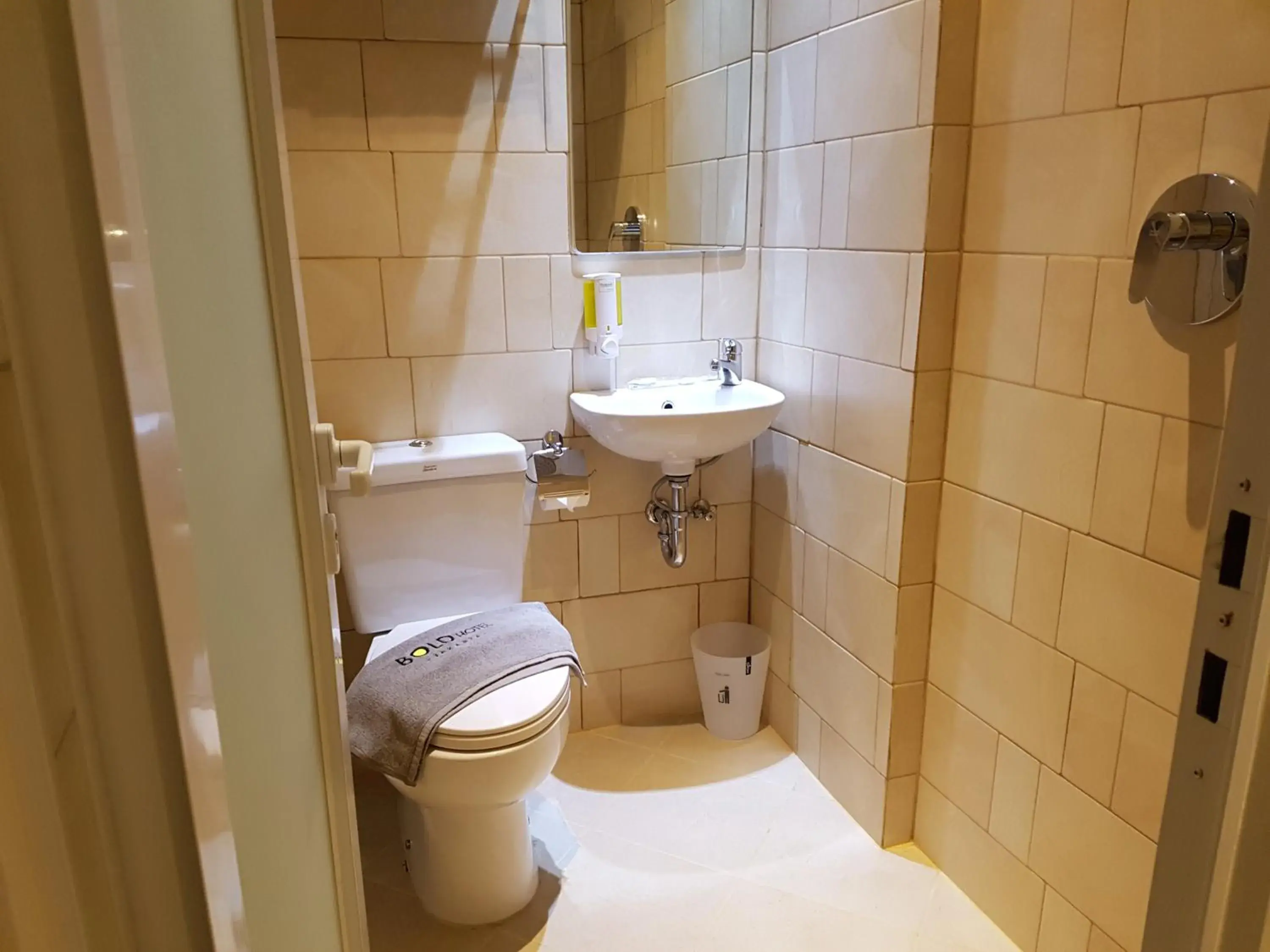 Bathroom in Bold Hotel Jakarta