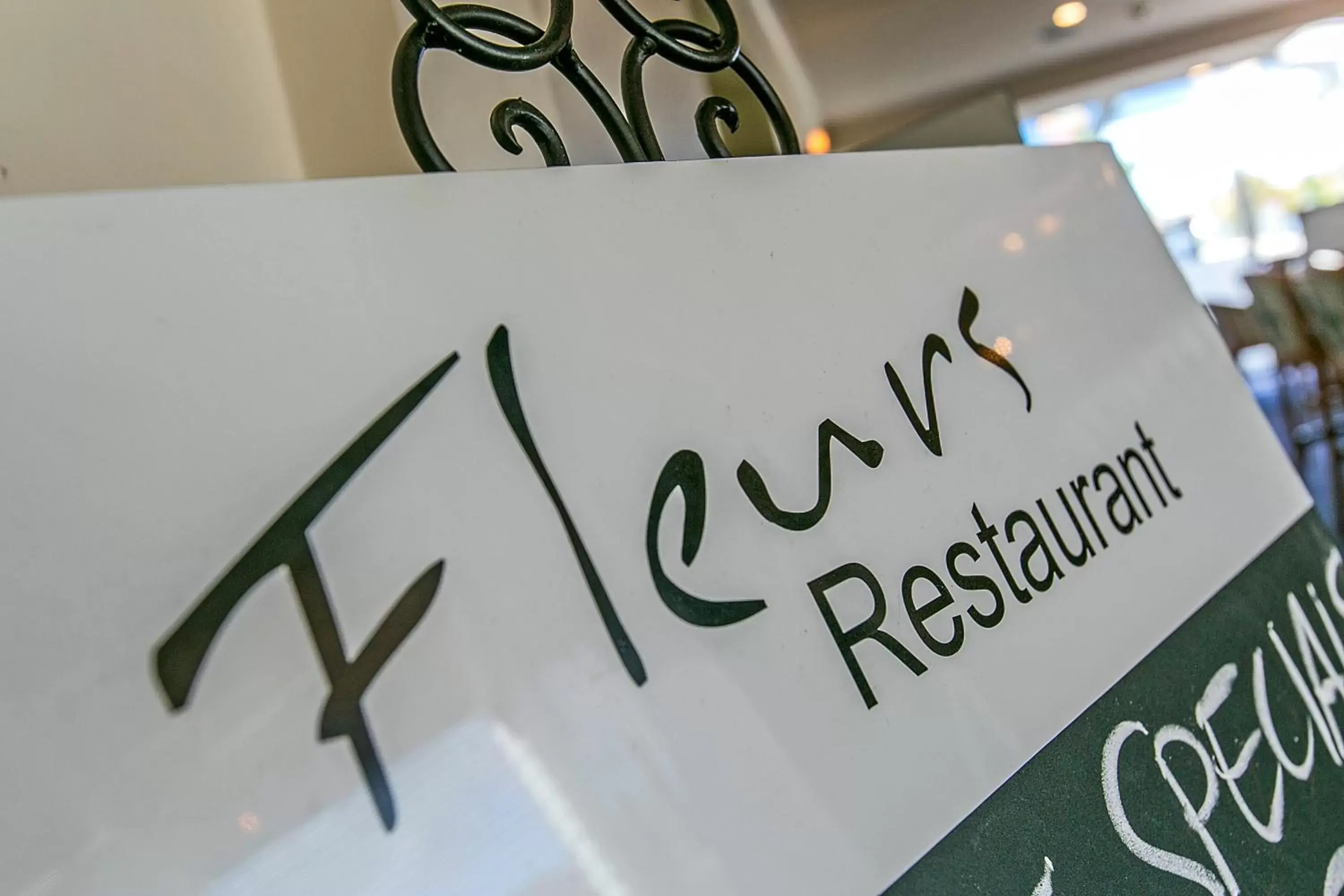 Restaurant/places to eat, Logo/Certificate/Sign/Award in Comfort Inn All Seasons