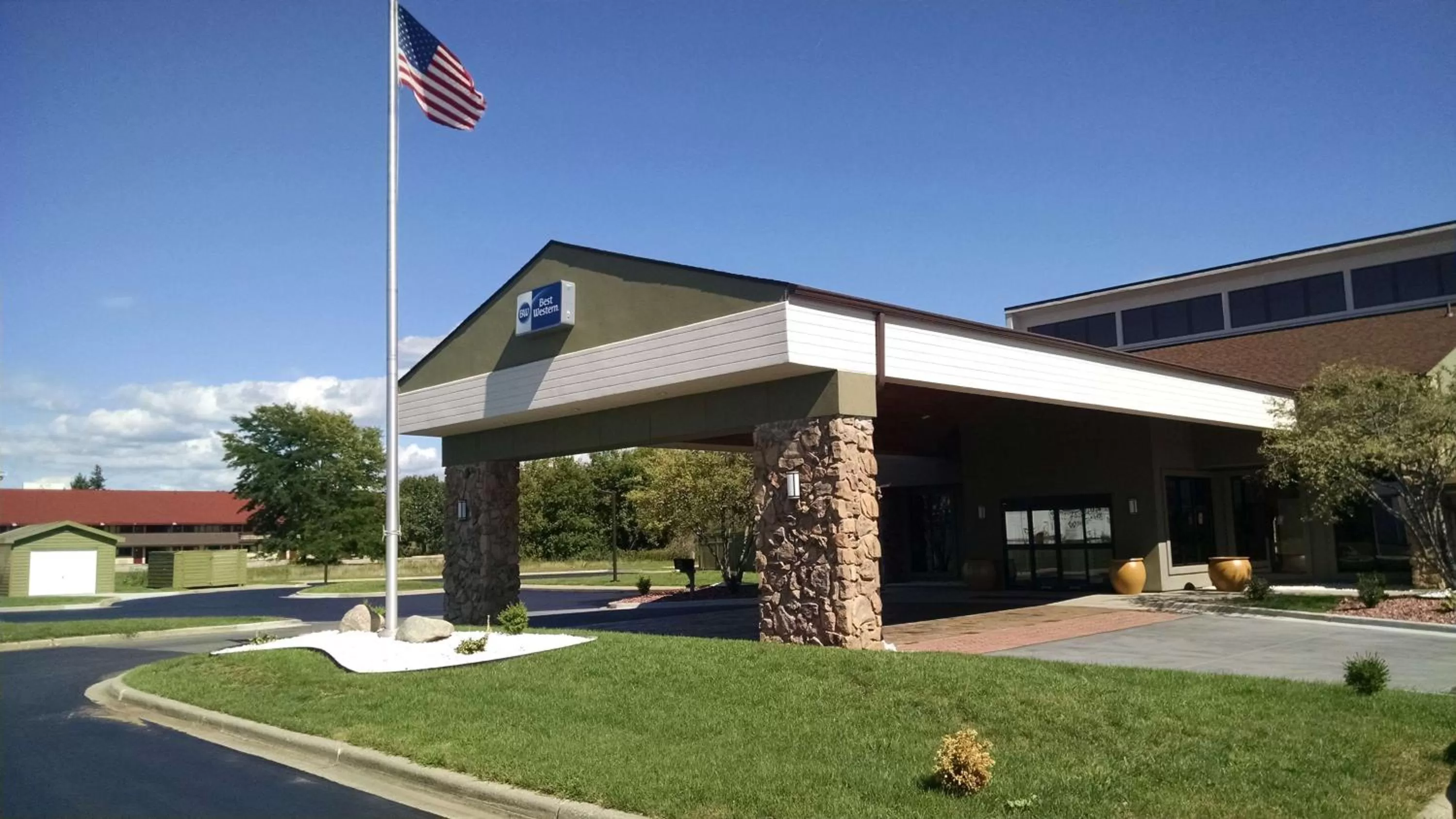Property building in Best Western Benton Harbor – St. Joseph
