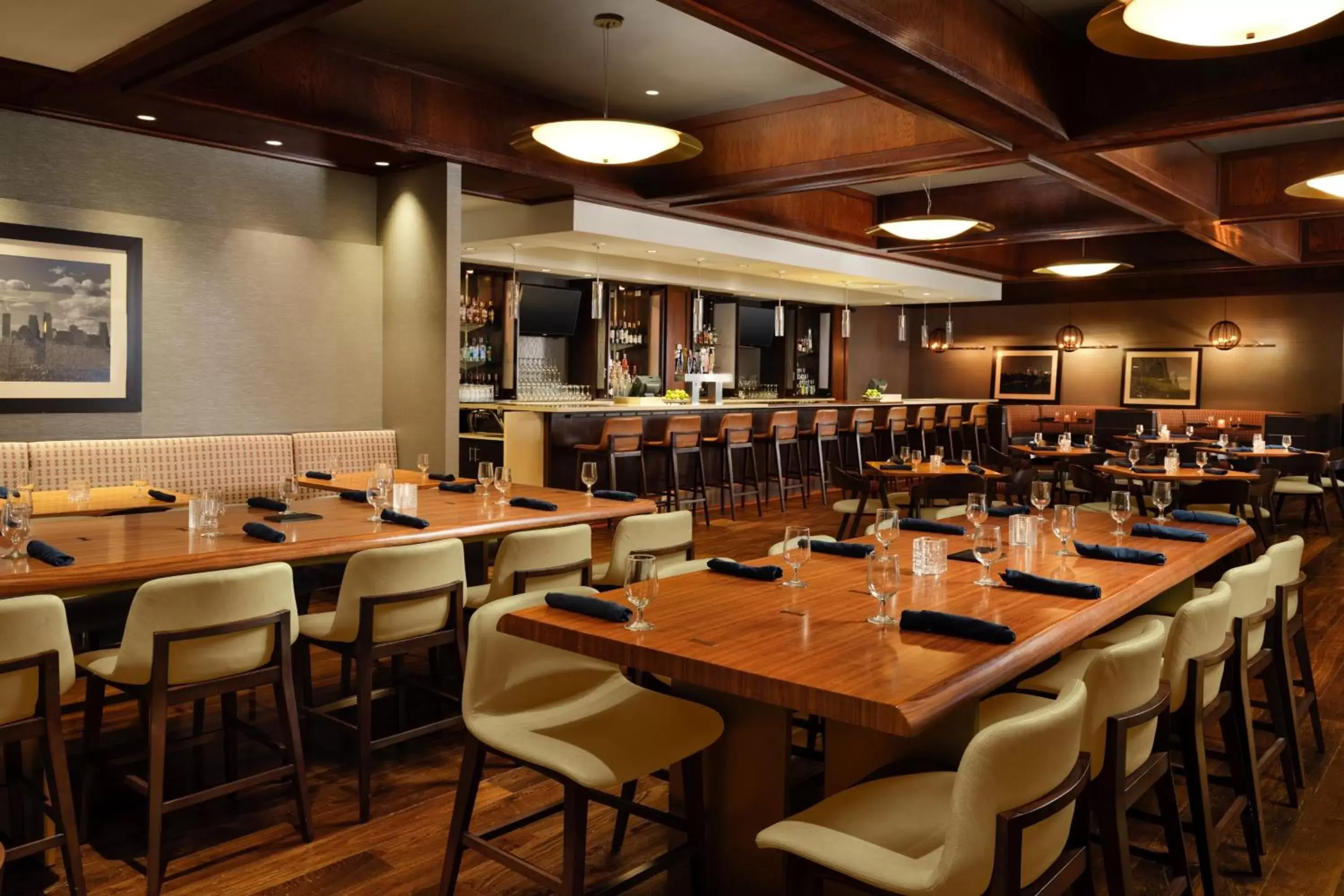 Restaurant/Places to Eat in Minneapolis Marriott Northwest