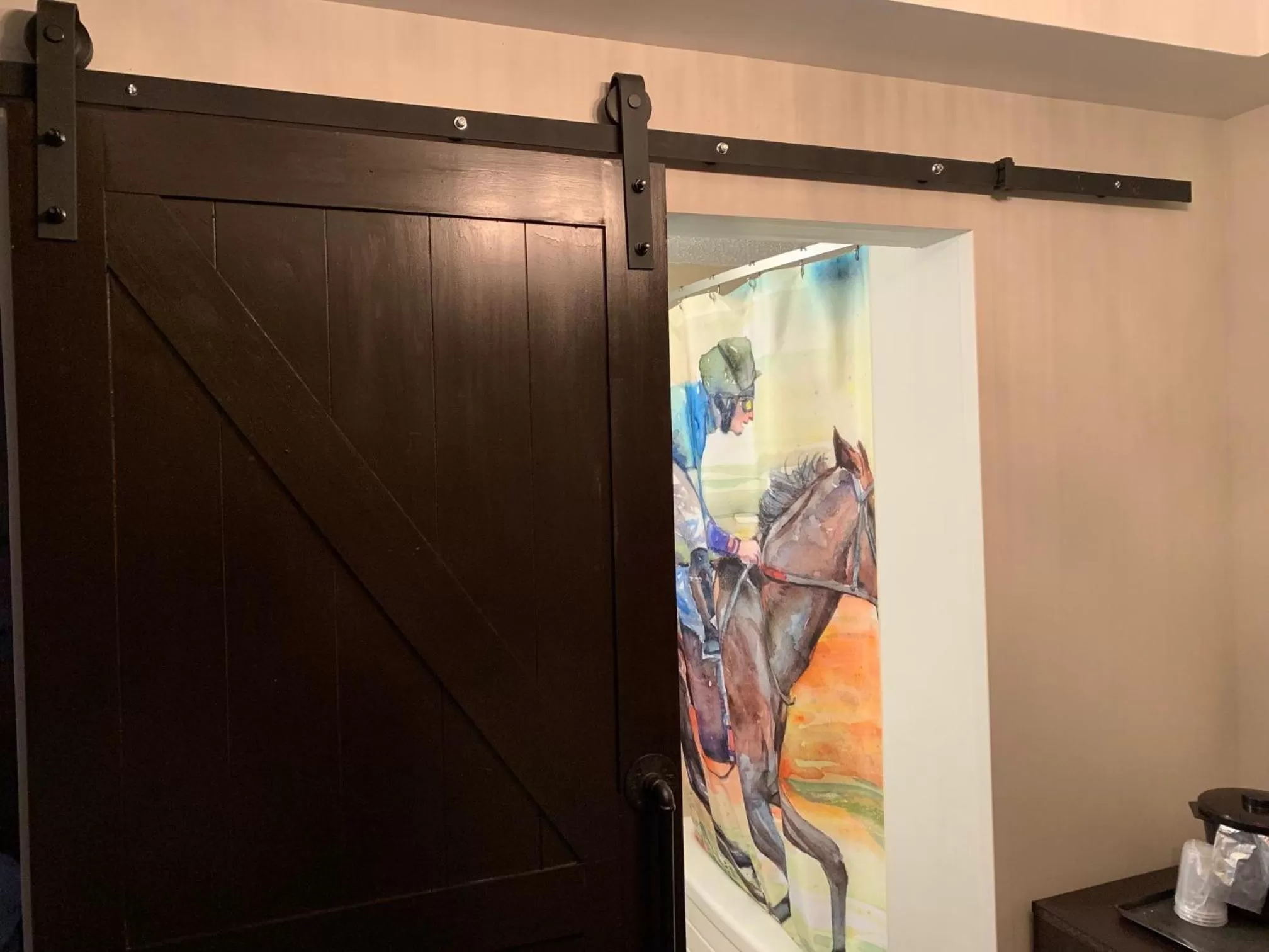 Cedar Stables Inn & Suites