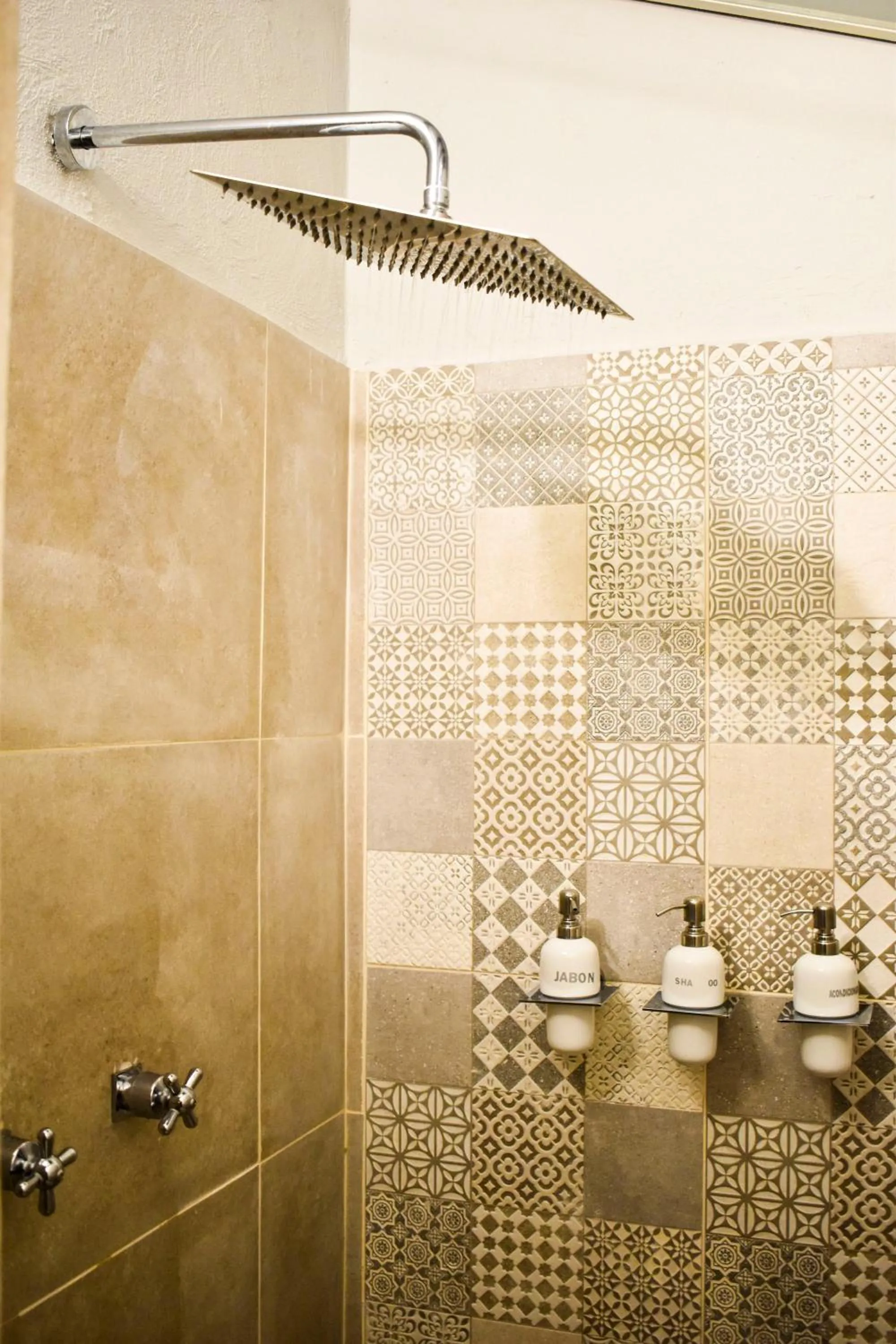 Shower in Mansion San Miguel