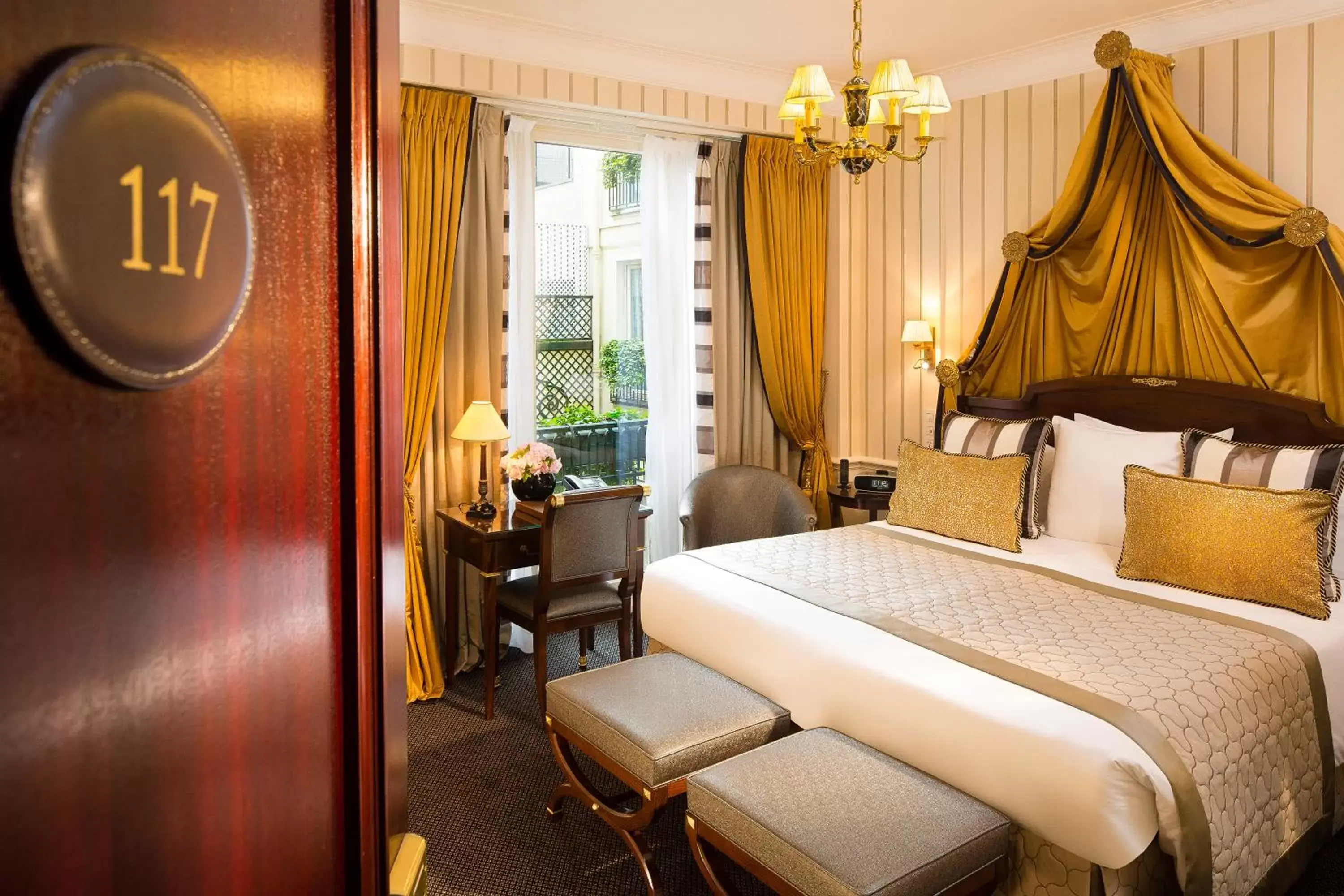 Bed in Hotel Napoleon Paris