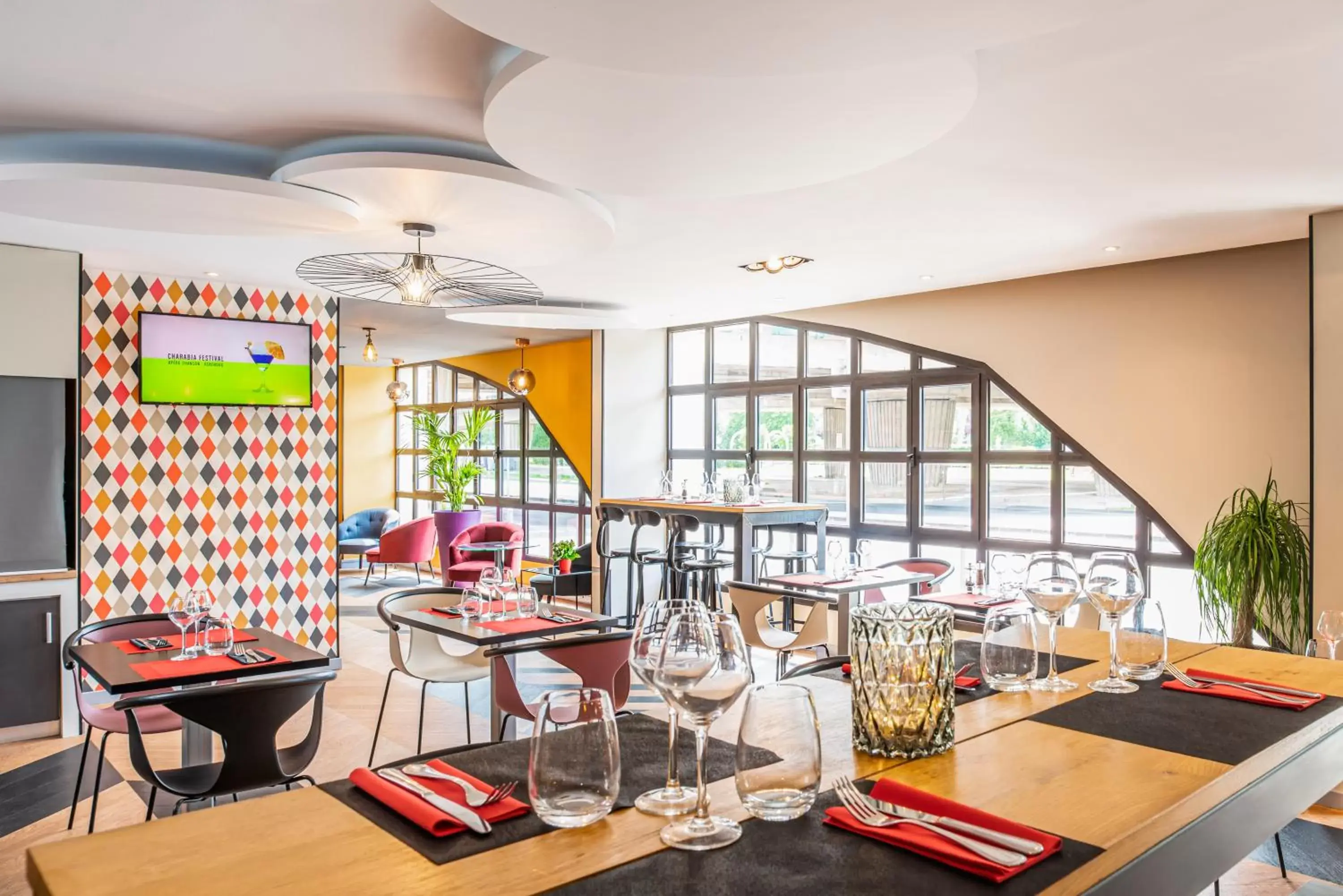 Restaurant/Places to Eat in ibis Styles Reims Centre
