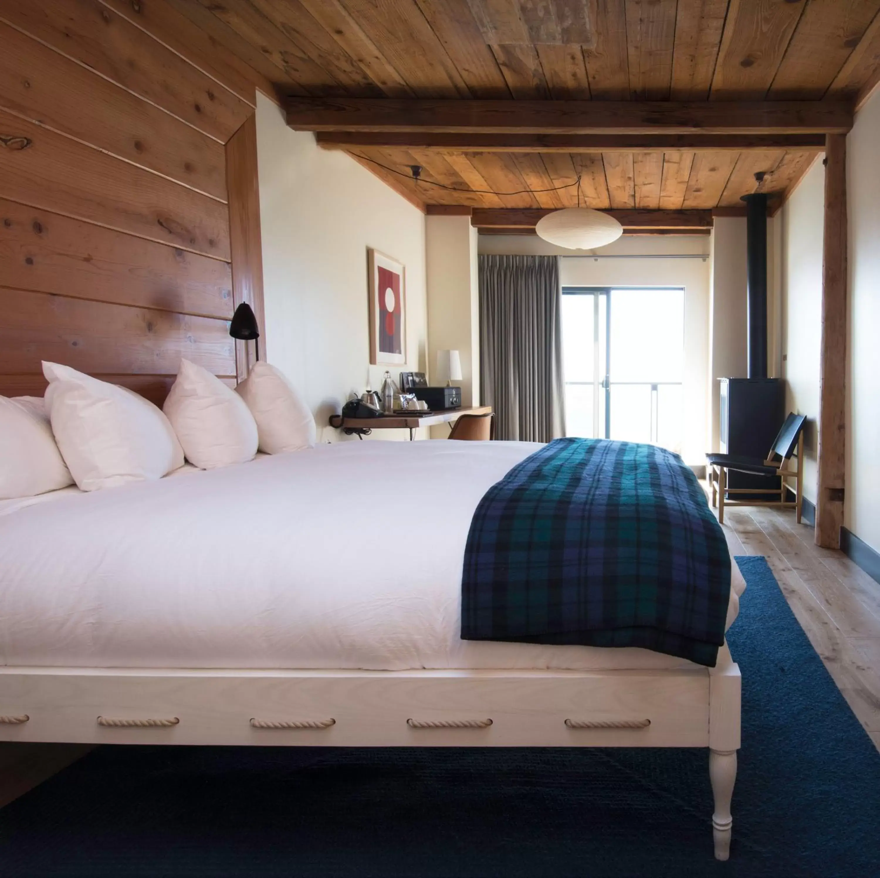 Bed in Timber Cove Resort