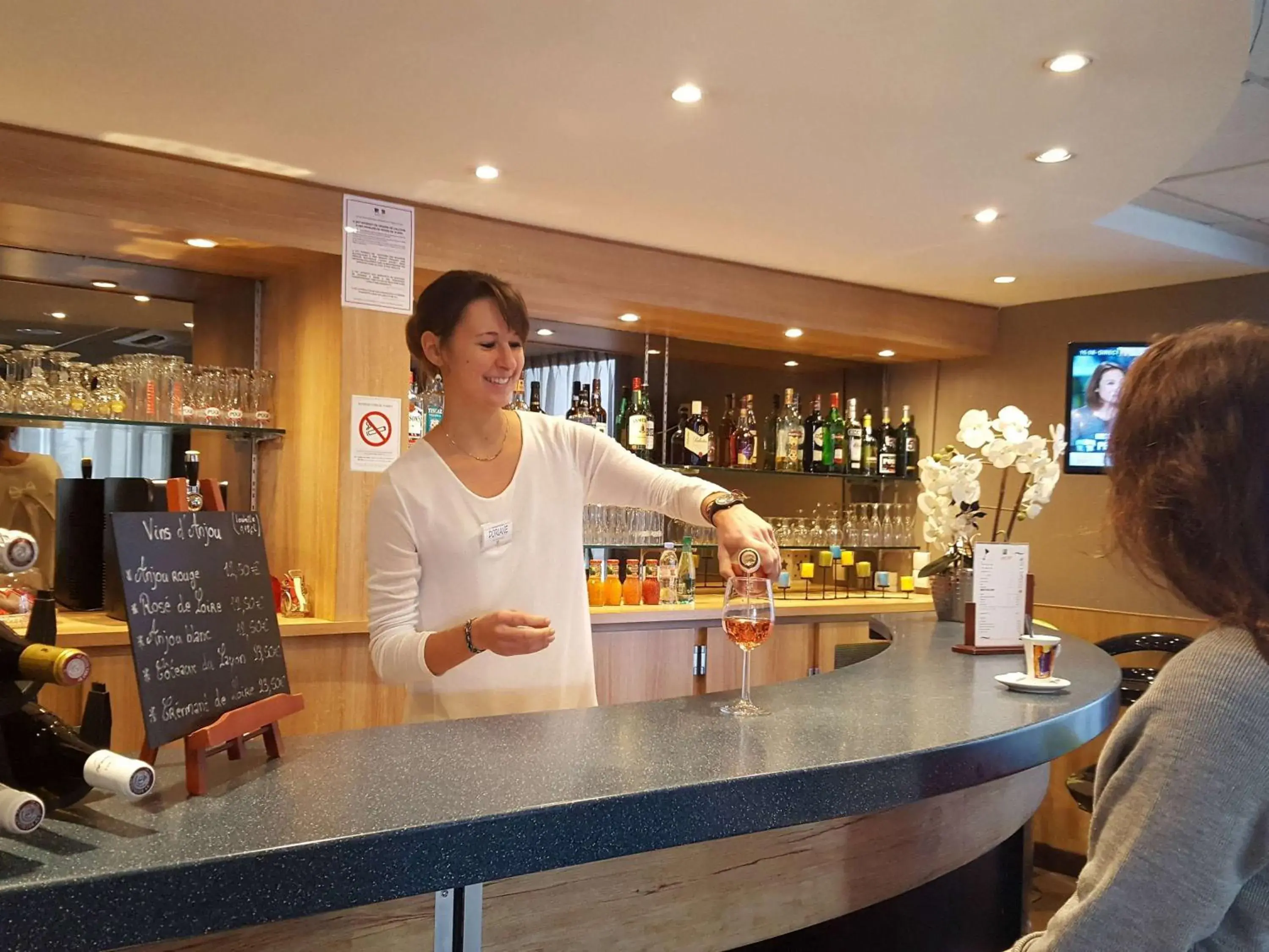 Lounge or bar, Lounge/Bar in ibis Styles Angers Centre Gare