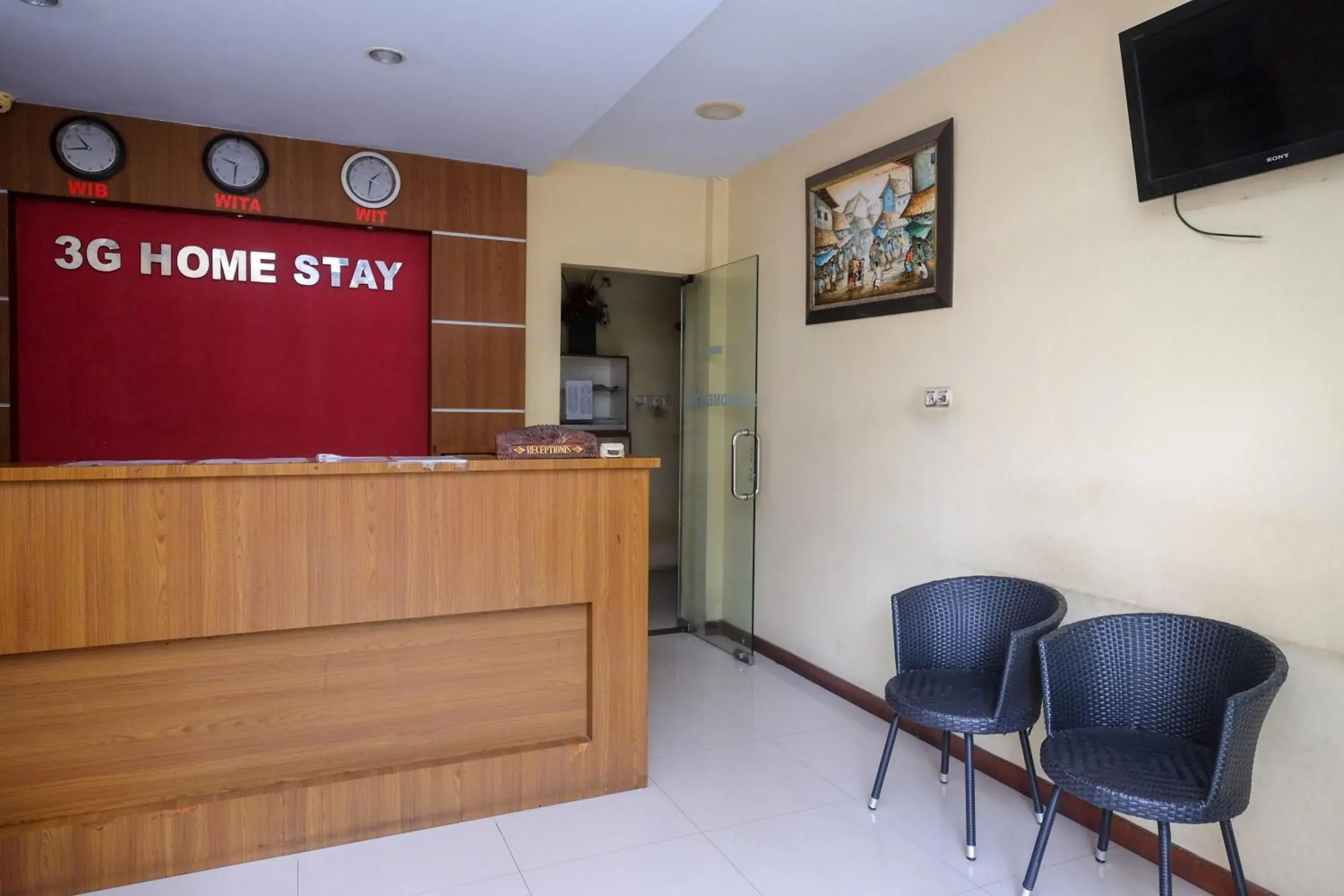 Lobby or reception, Lobby/Reception in RedDoorz @ Pengayoman Panakkukang 2