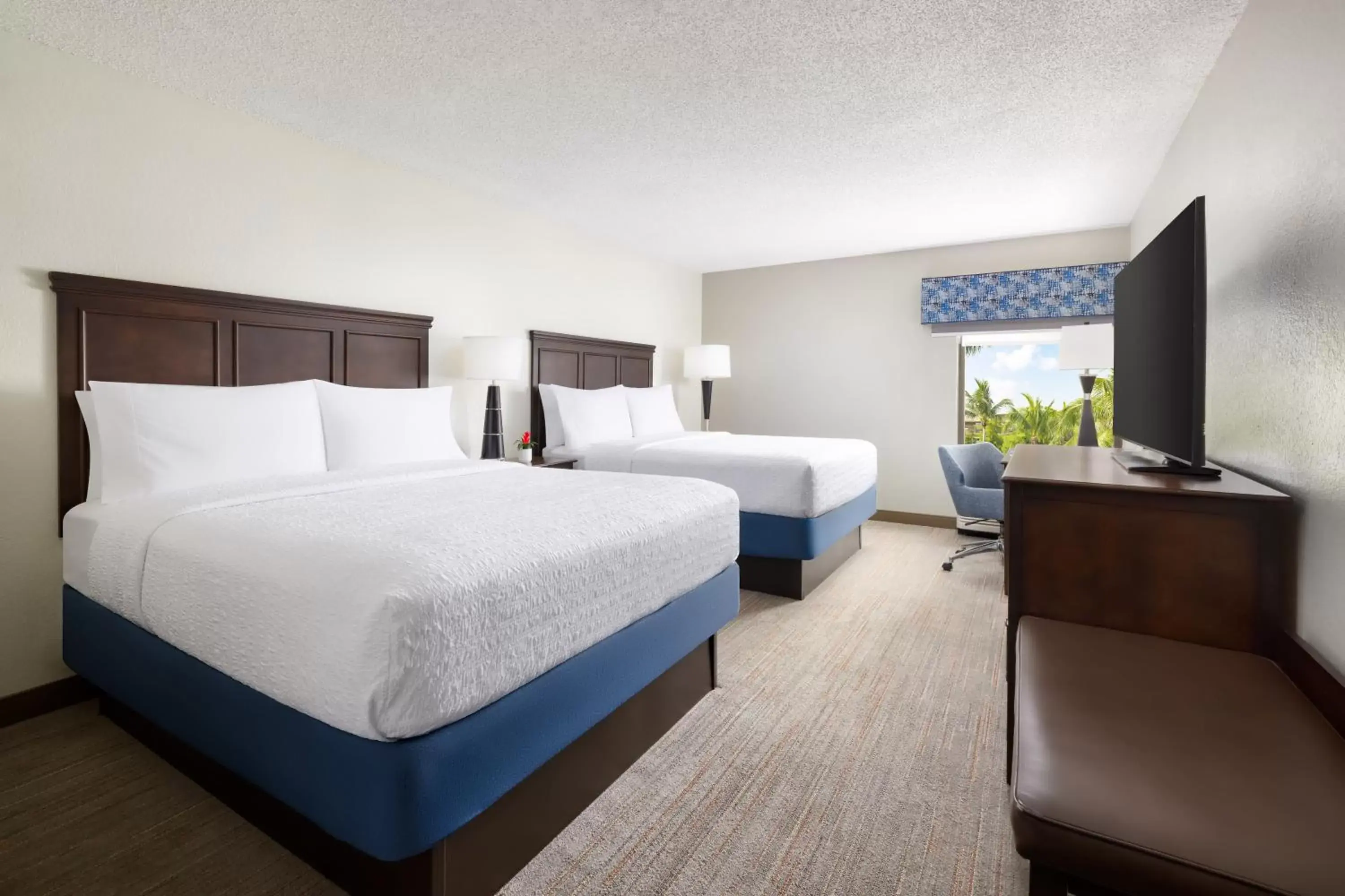 Guests, Bed in Hampton Inn Naples-Central