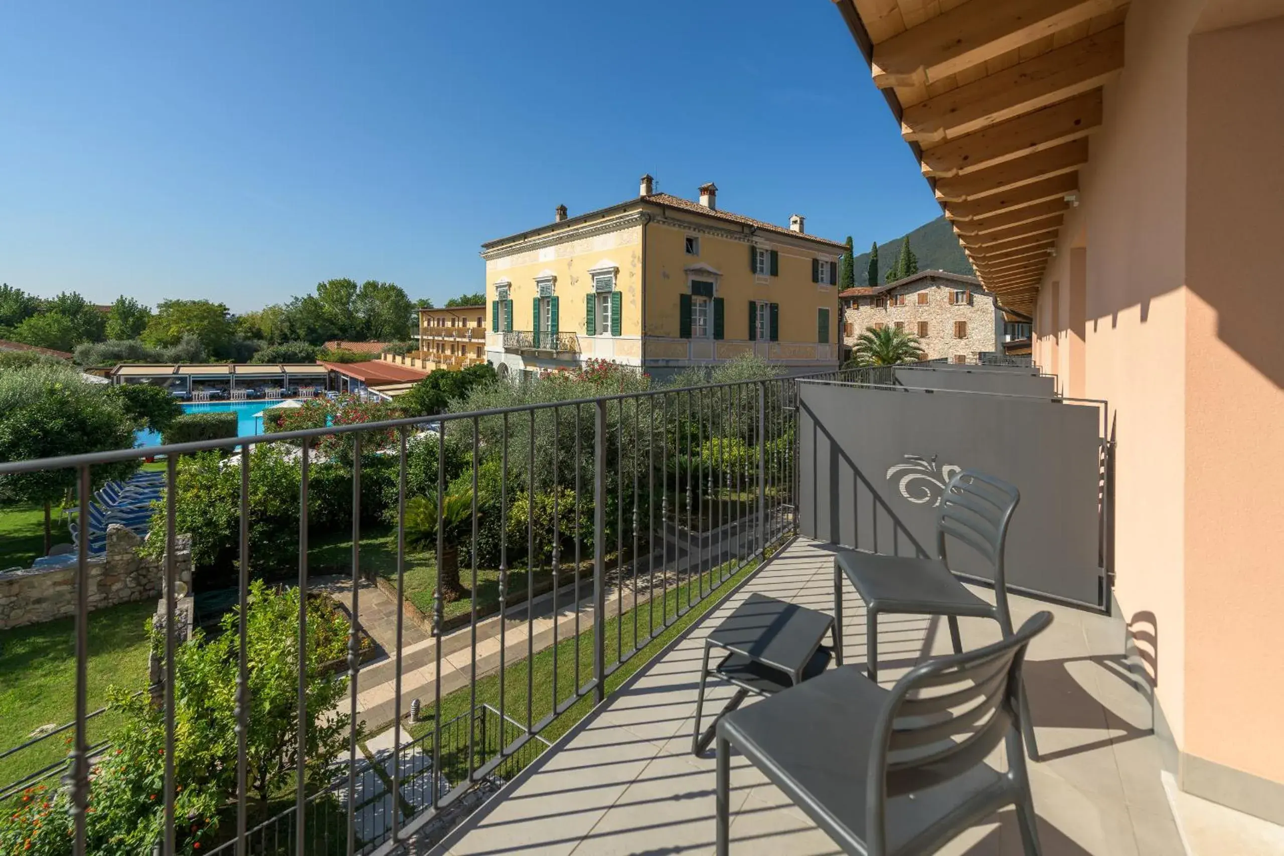 Balcony/Terrace in Regina del Garda Suite