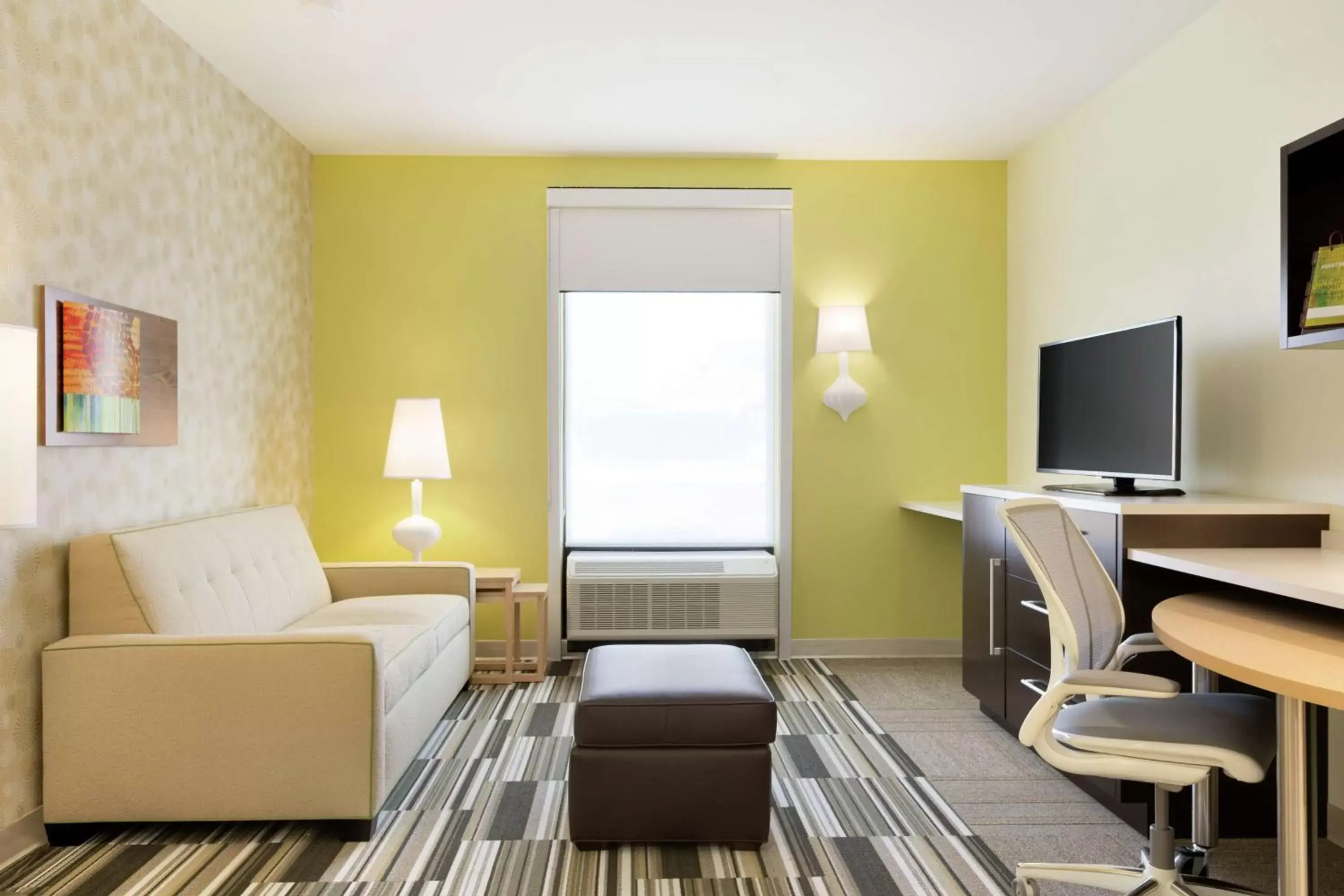 Bedroom, Seating Area in Home2 Suites By Hilton La Crosse