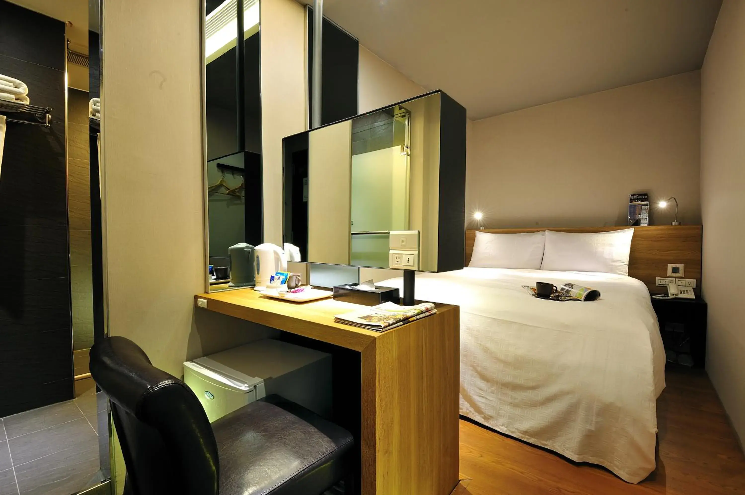 Bed in Forward Suites Ii