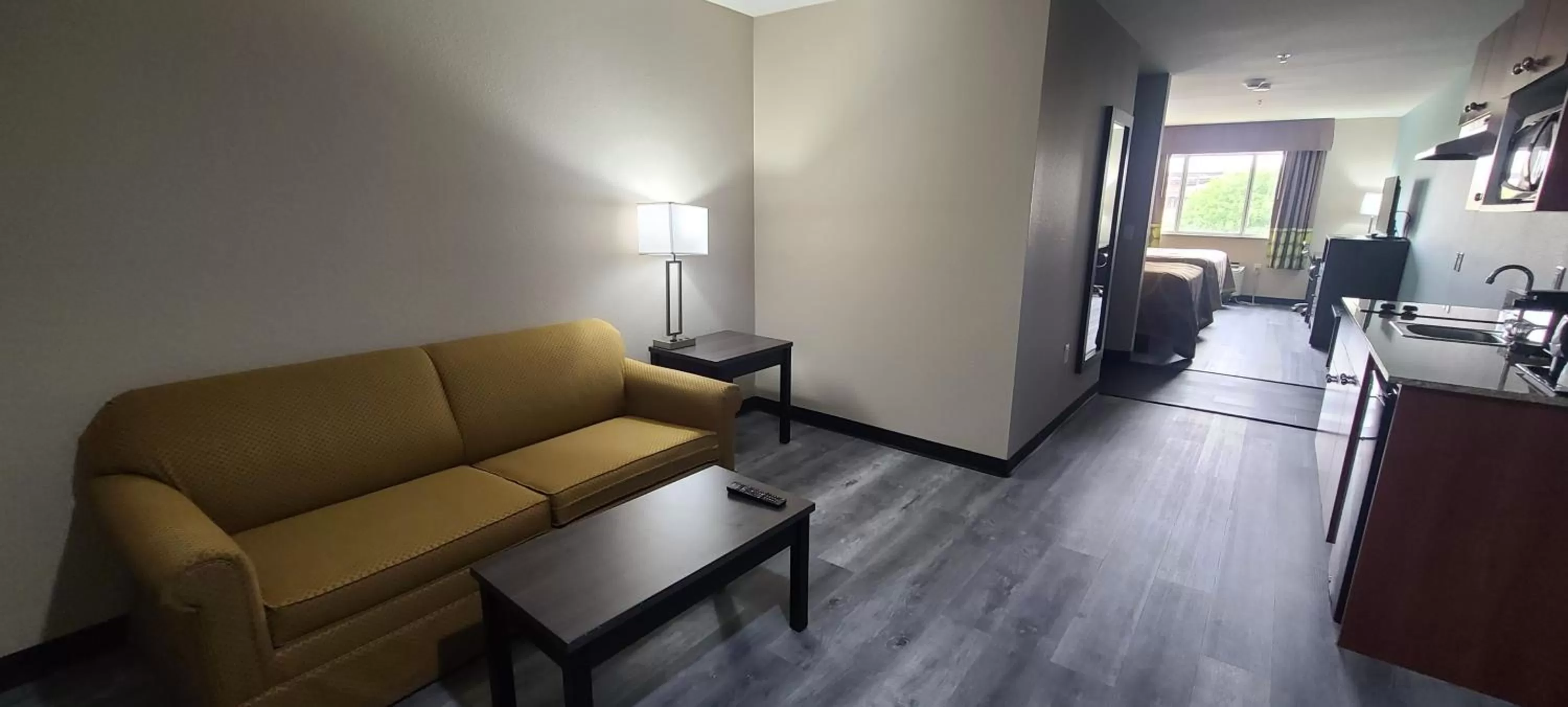 King Studio Suite with Bath Tub - Mobility/Hearing Acces - Non-Smoking in Super 8 by Wyndham Lubbock West