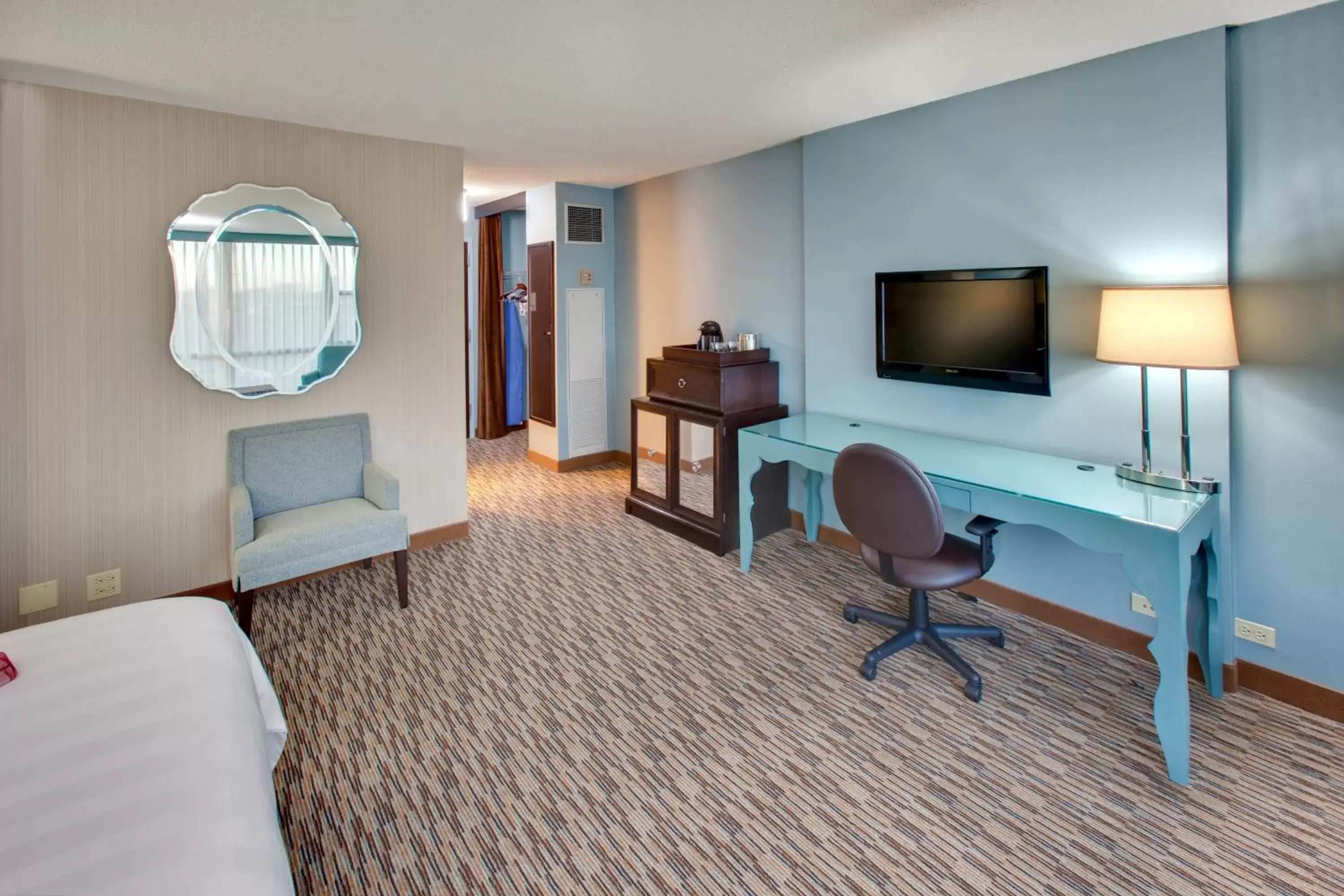 Photo of the whole room, TV/Entertainment Center in Crowne Plaza Hotel Glen Ellyn/Lombard, an IHG Hotel