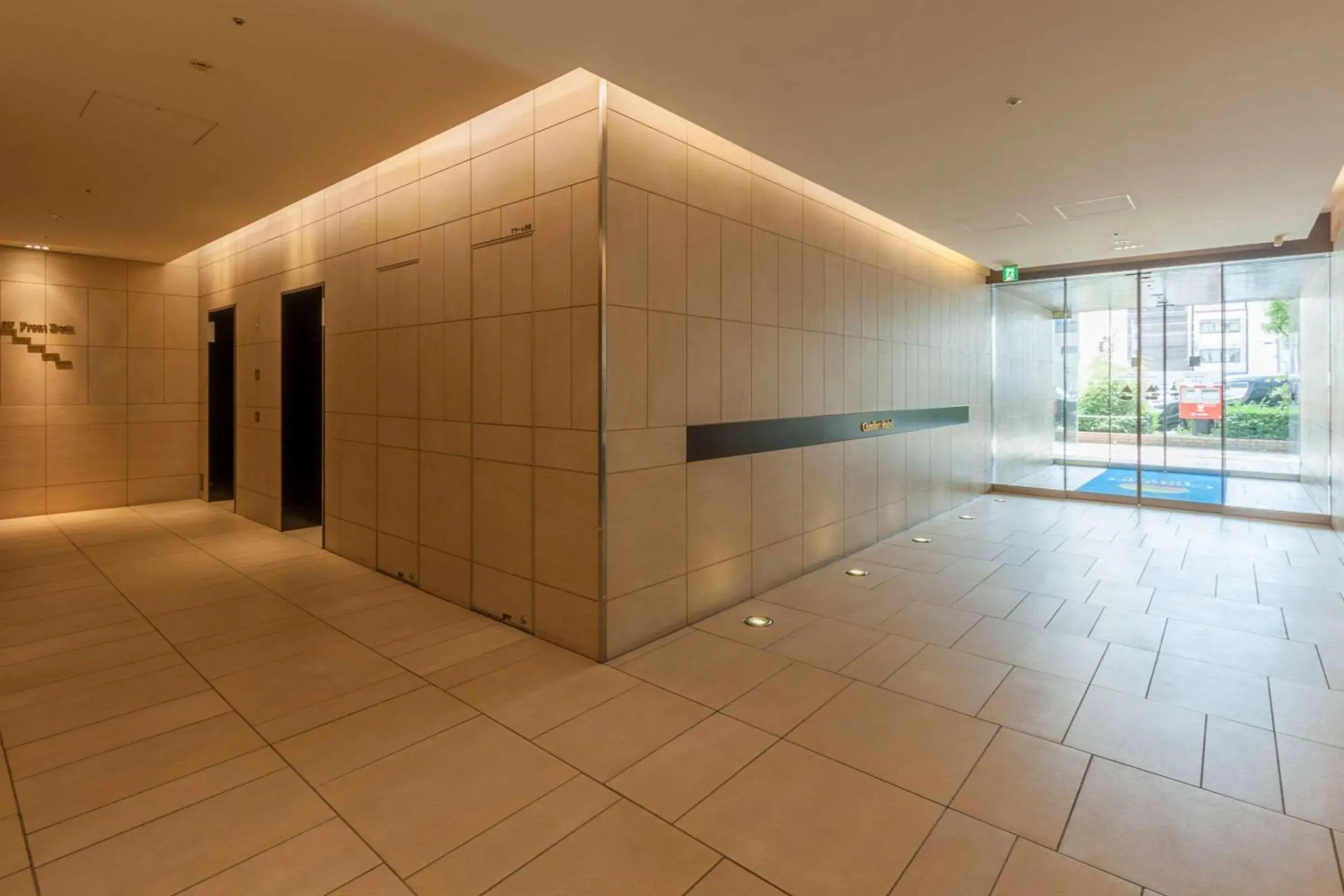 Lobby or reception, Swimming Pool in Comfort Hotel Tokyo Higashi Nihombashi