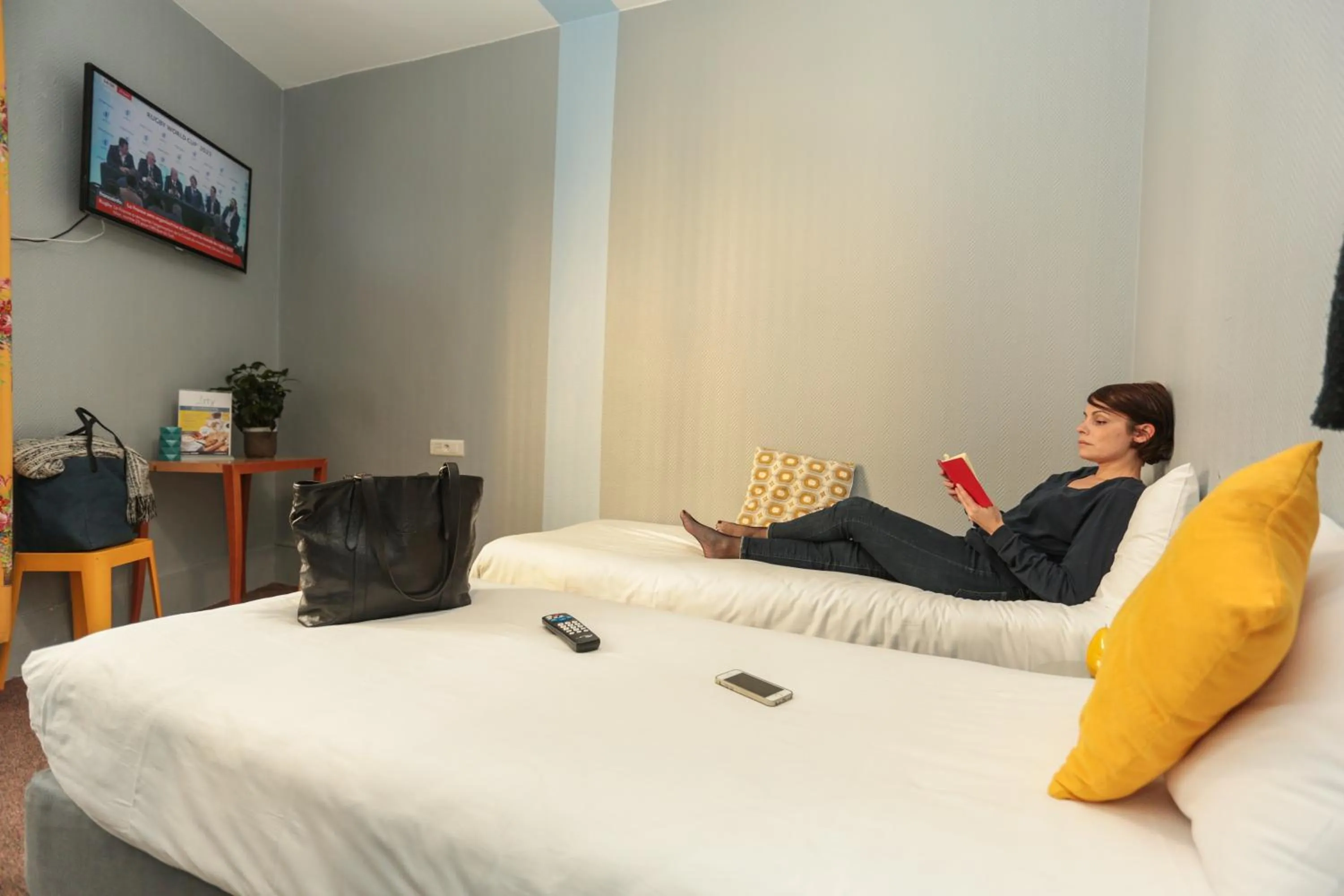 Photo of the whole room in Arty Paris Porte de Versailles by River