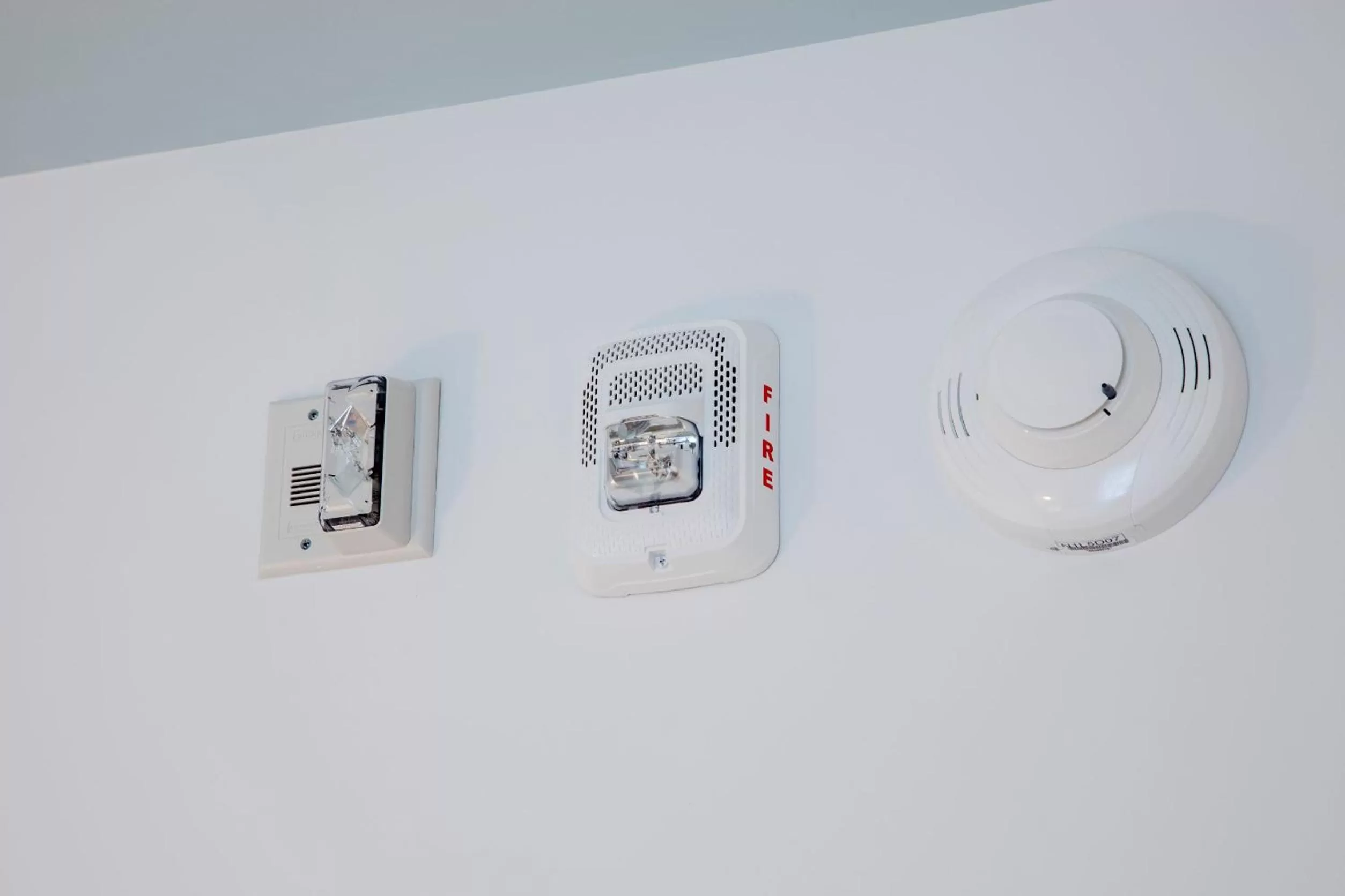 Standard Room Pool View Hearing Accessible (Includes Early Park Admission*) in Universal’s Endless Summer Resort – Dockside Inn and Suites