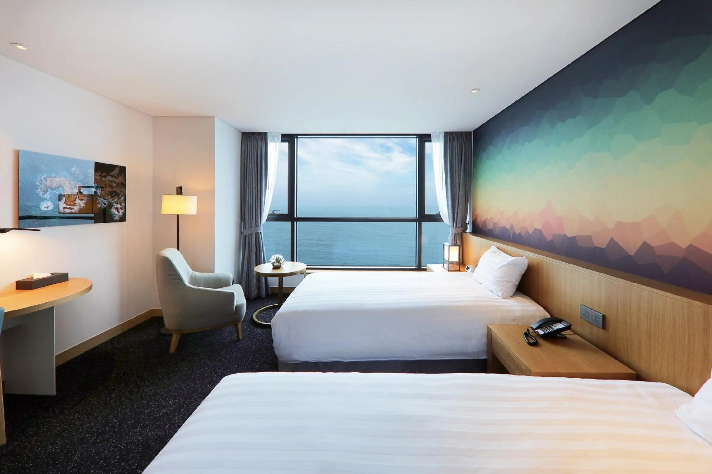 Sea view, Bed in Mercure Ambassador Ulsan