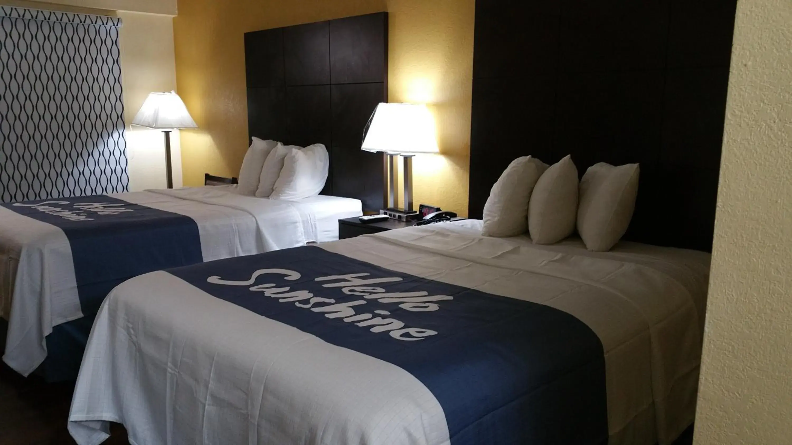 Bed in Days Inn by Wyndham Ridgeland South Carolina