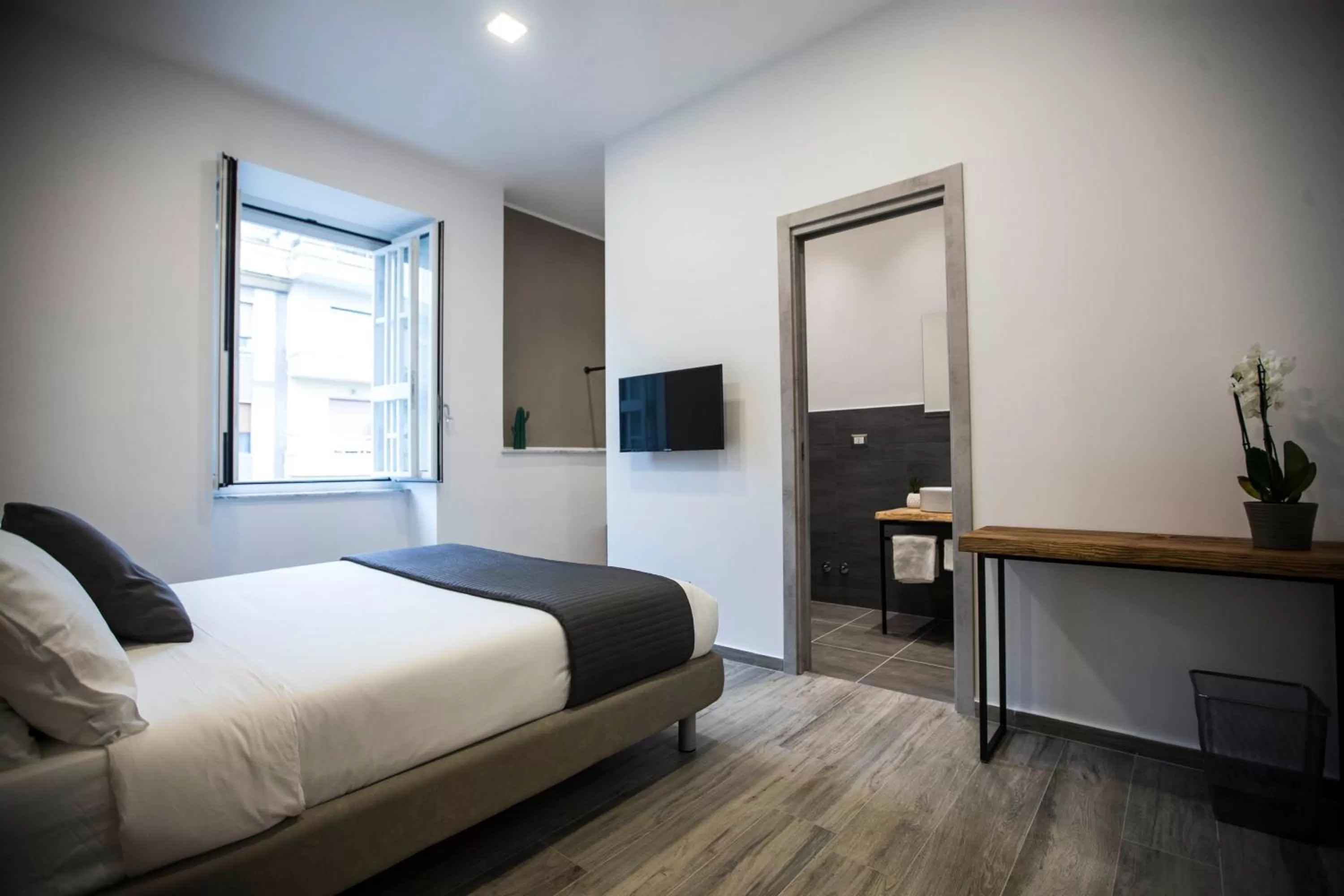 TV and multimedia, Bed in GB Central Station Napoli