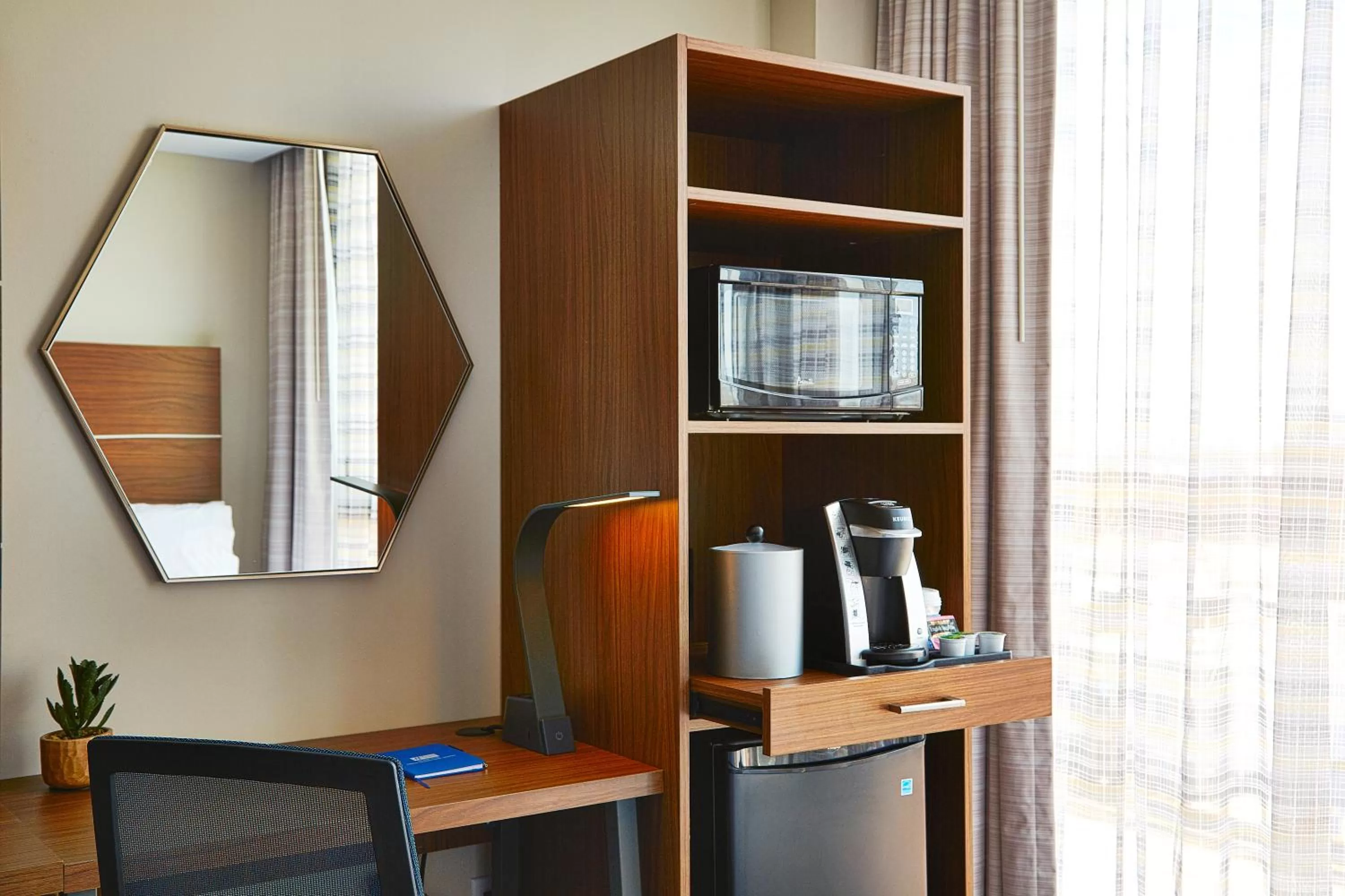 Coffee/tea facilities in Holiday Inn Express - NYC Brooklyn - Sunset Park by IHG