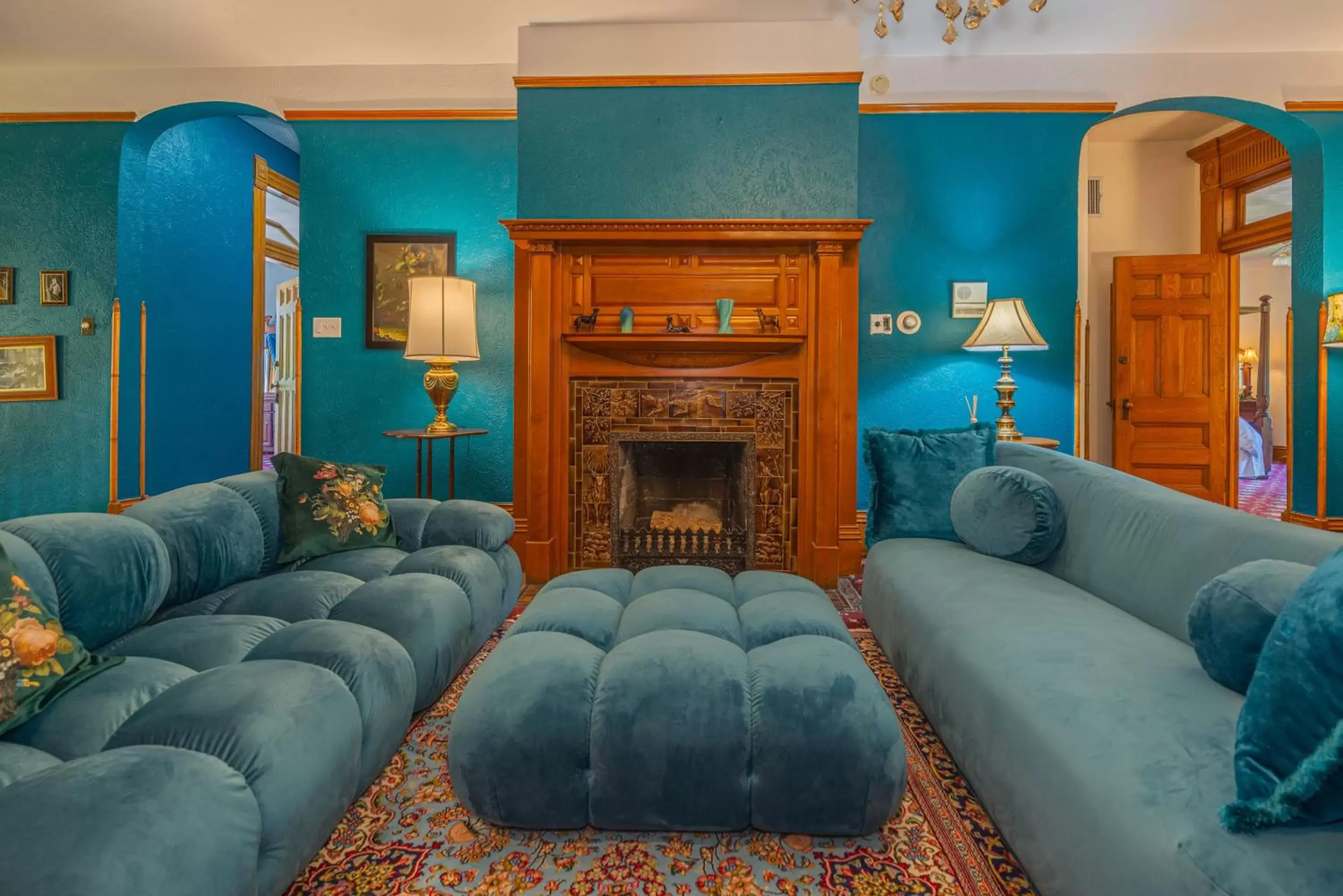 Living room, Seating Area in Orman Mansion - Pueblo's Most Luxurious Stay!