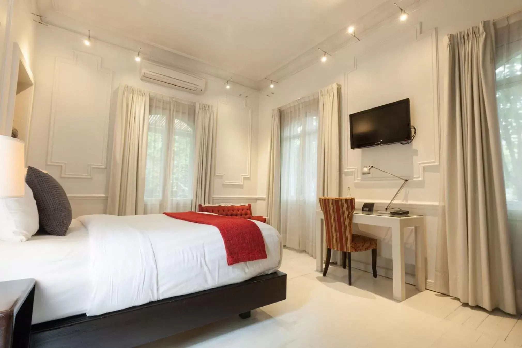 Photo of the whole room, Bed in Hotel Villa Condesa