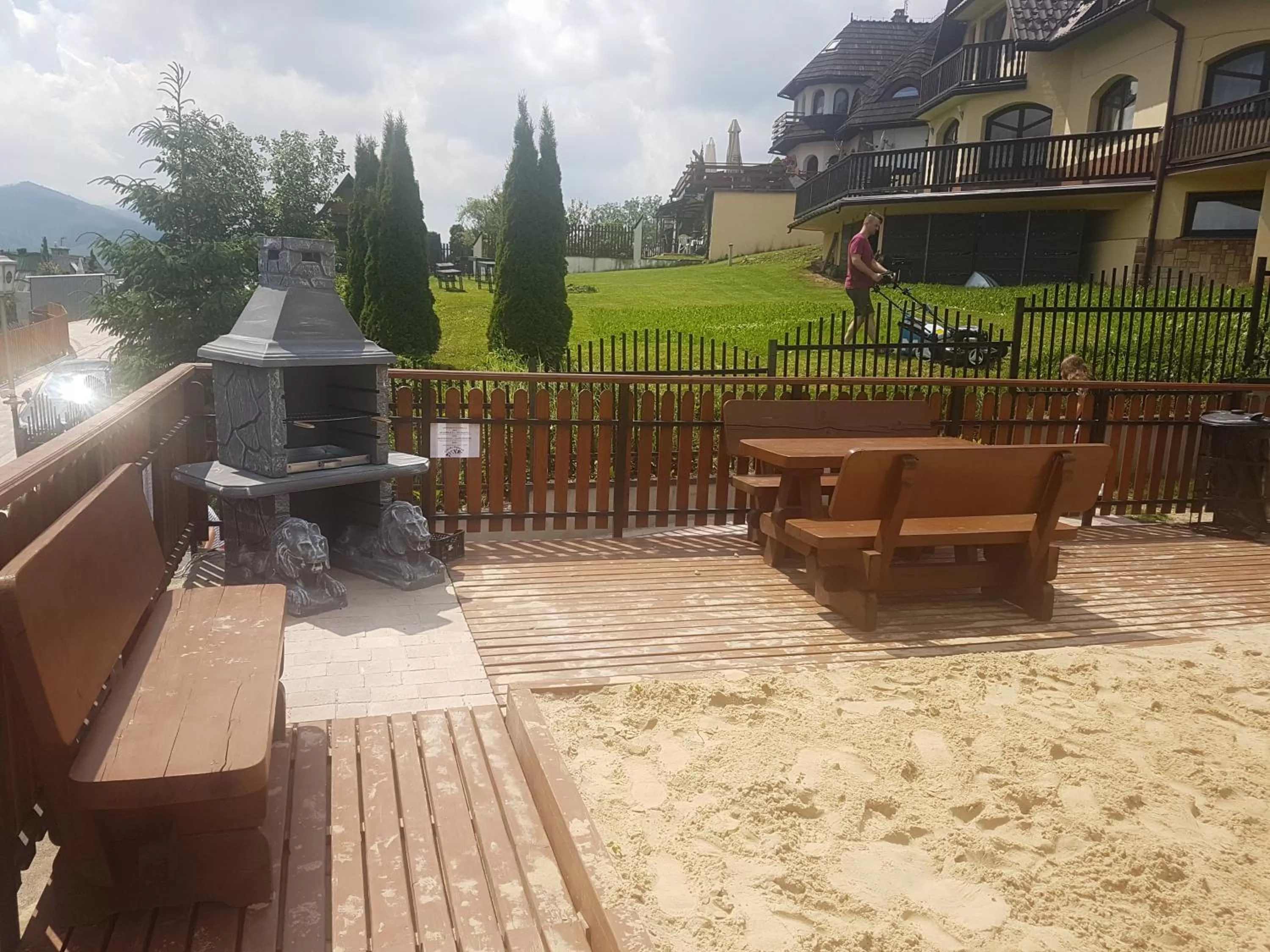 BBQ facilities in Górski Pałacyk Kompleks obiektów