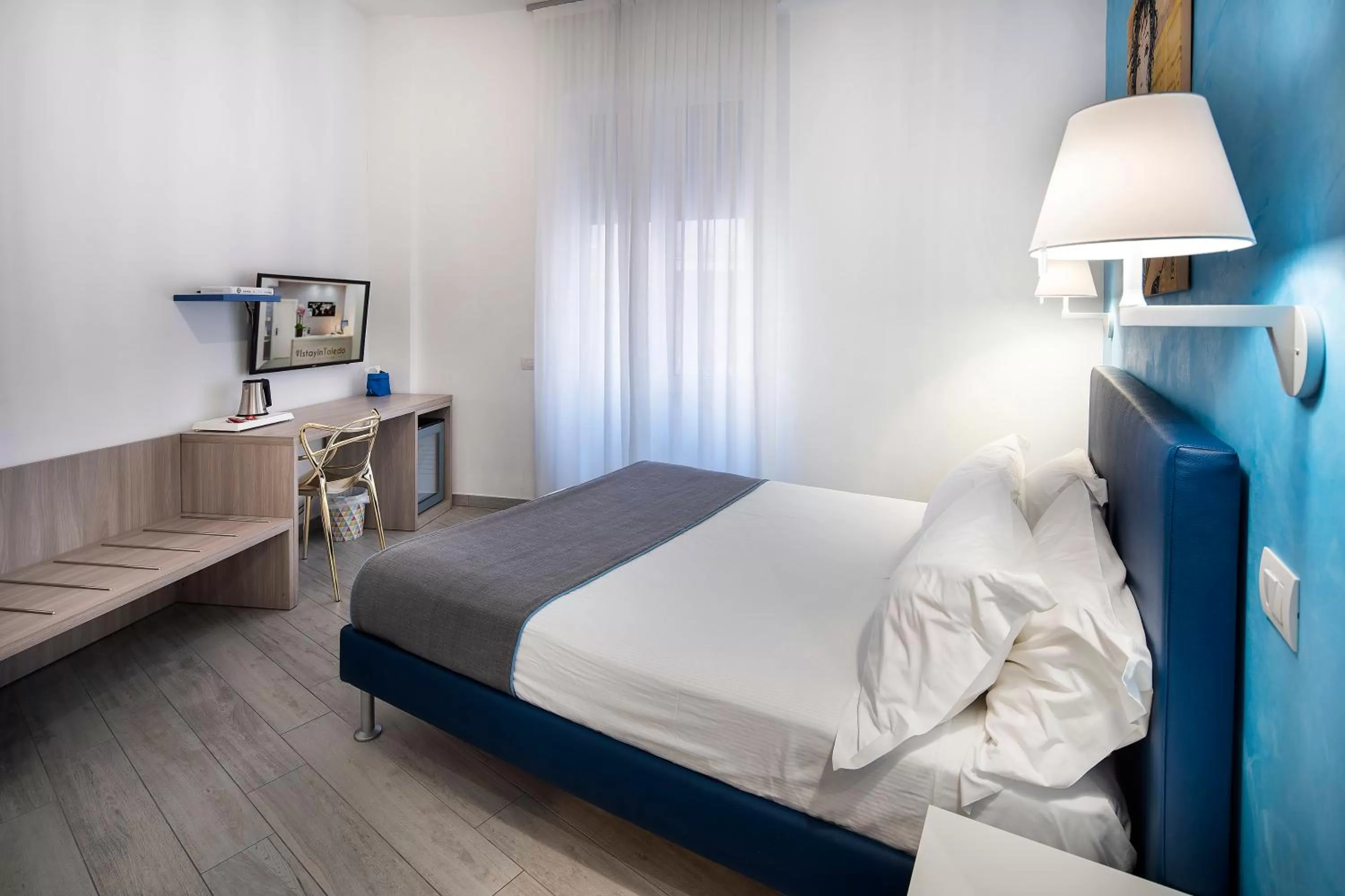 TV and multimedia, Bed in IstayinToledo Luxury Guest House