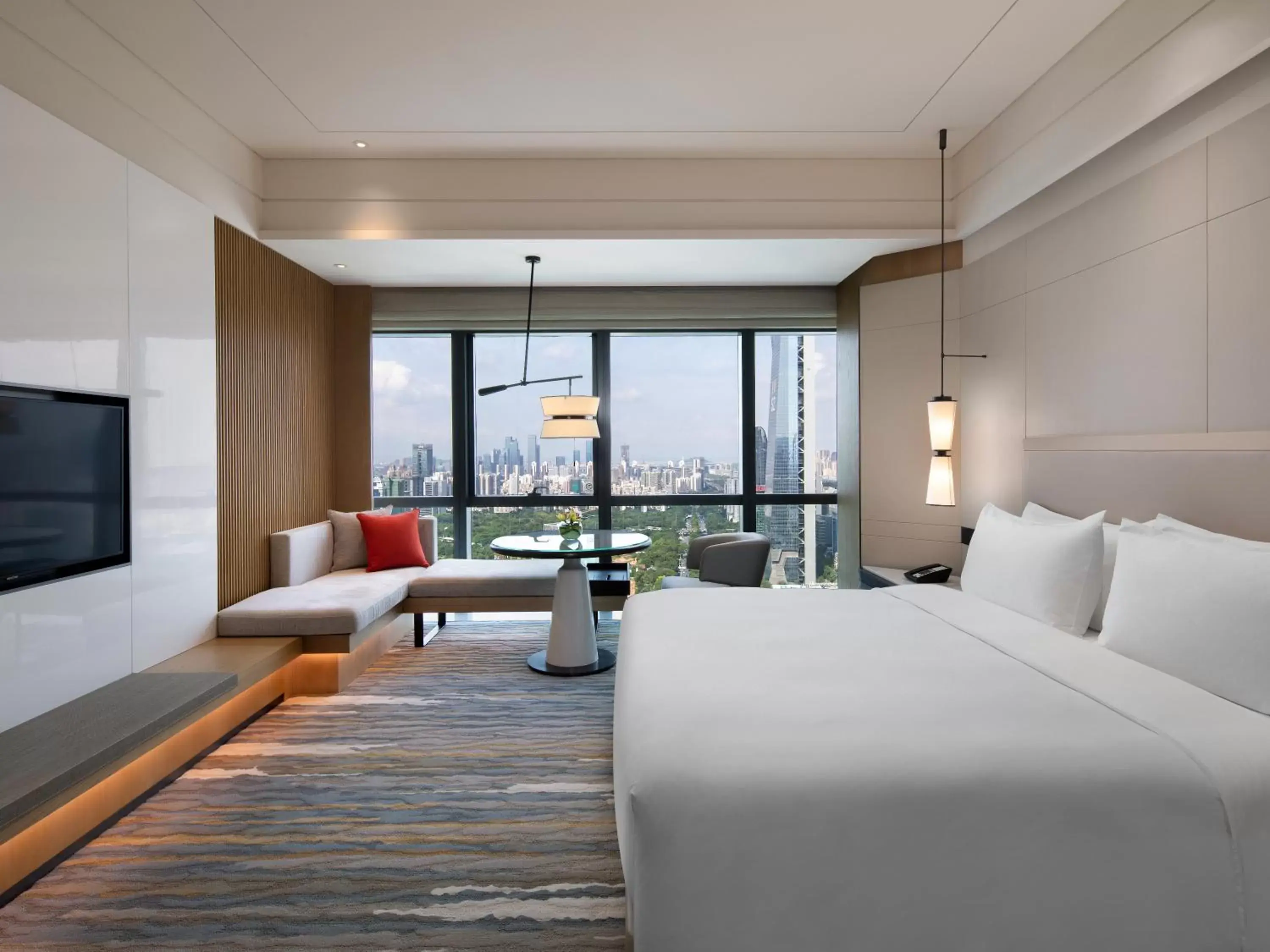 Property building, Bed in Crowne Plaza Shenzhen Nanshan by IHG Property building, Bed in Crowne Plaza Shenzhen Nanshan by IHG