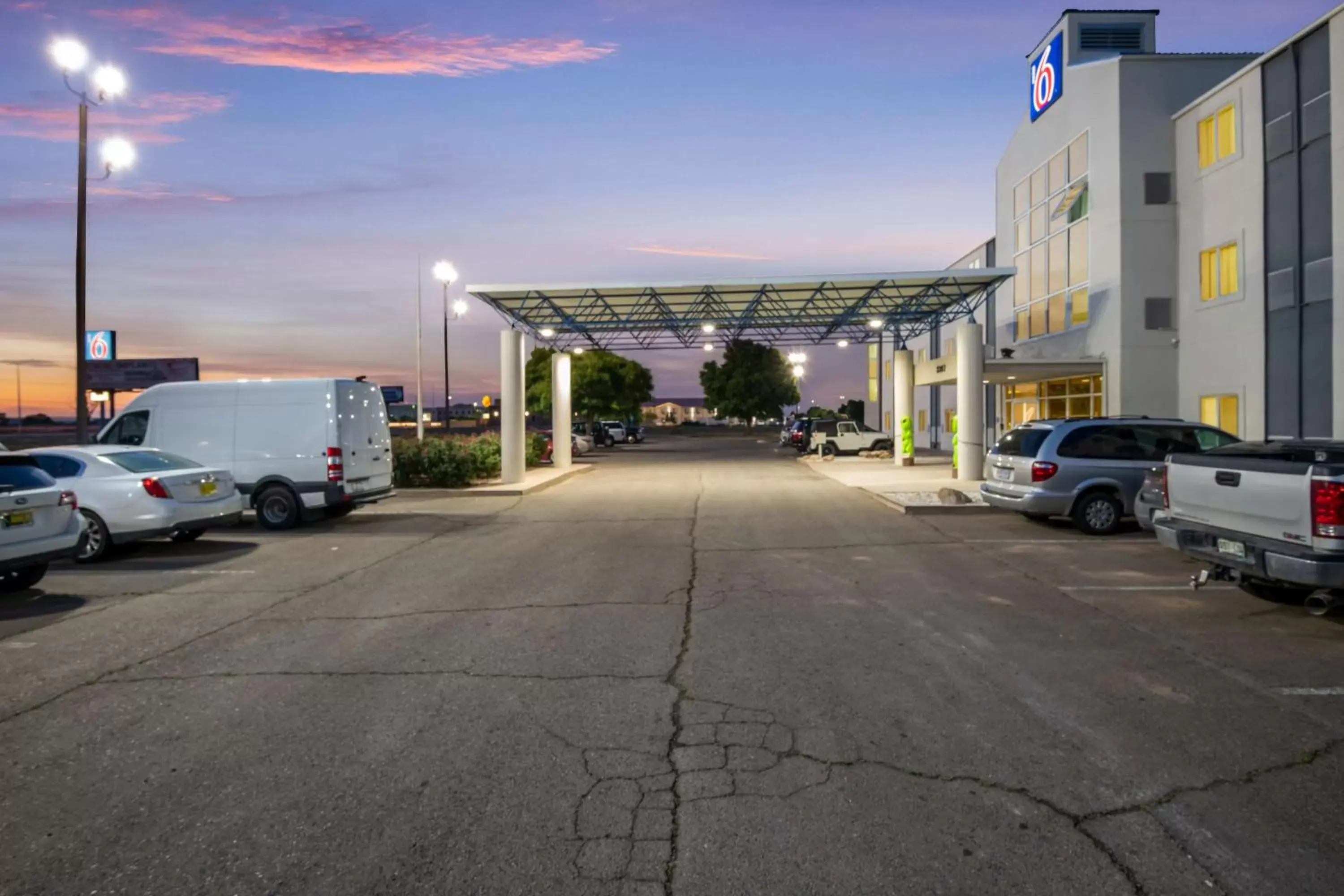 Property building in Motel 6-Roswell, NM