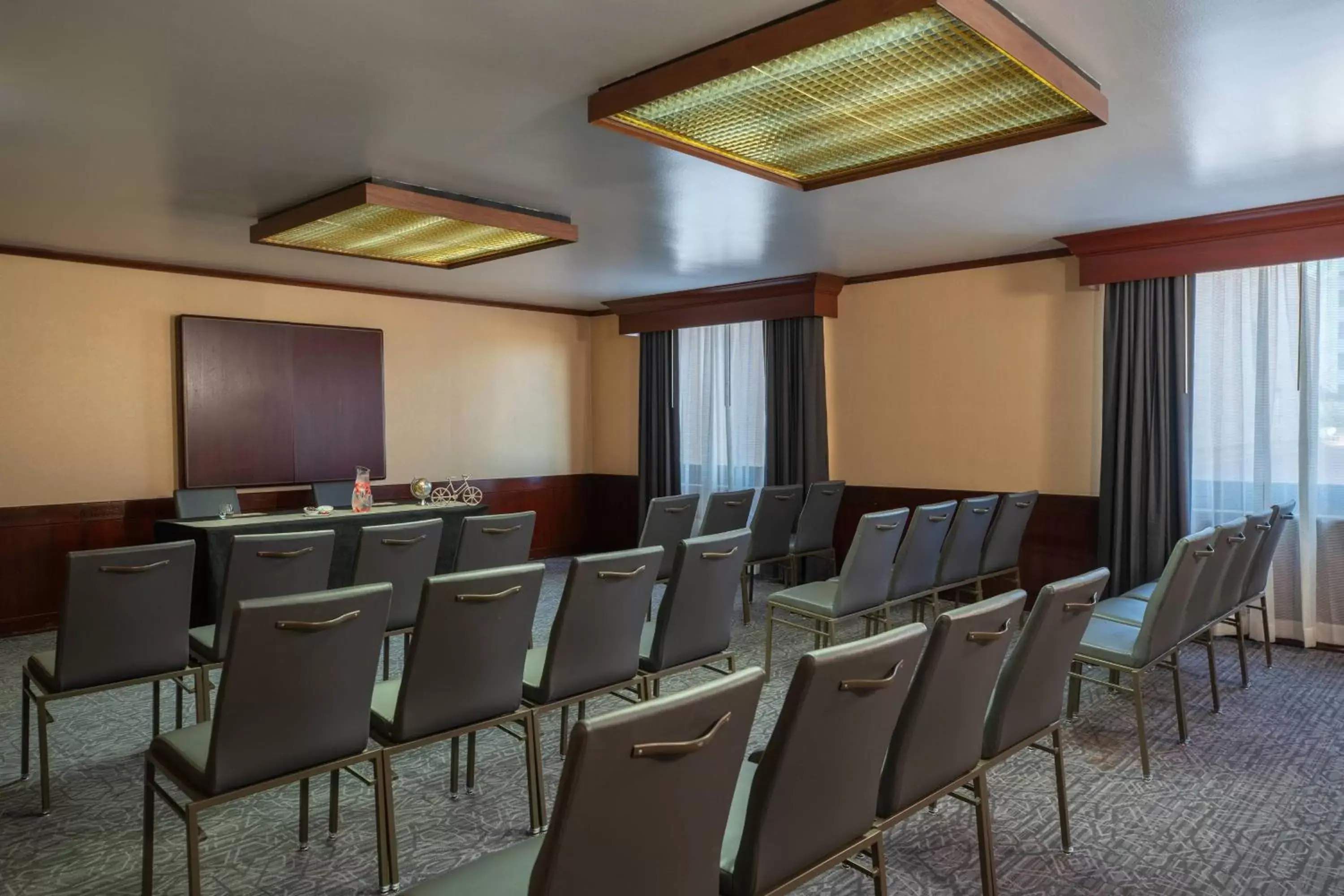 Meeting/conference room in Renaissance Dallas Addison