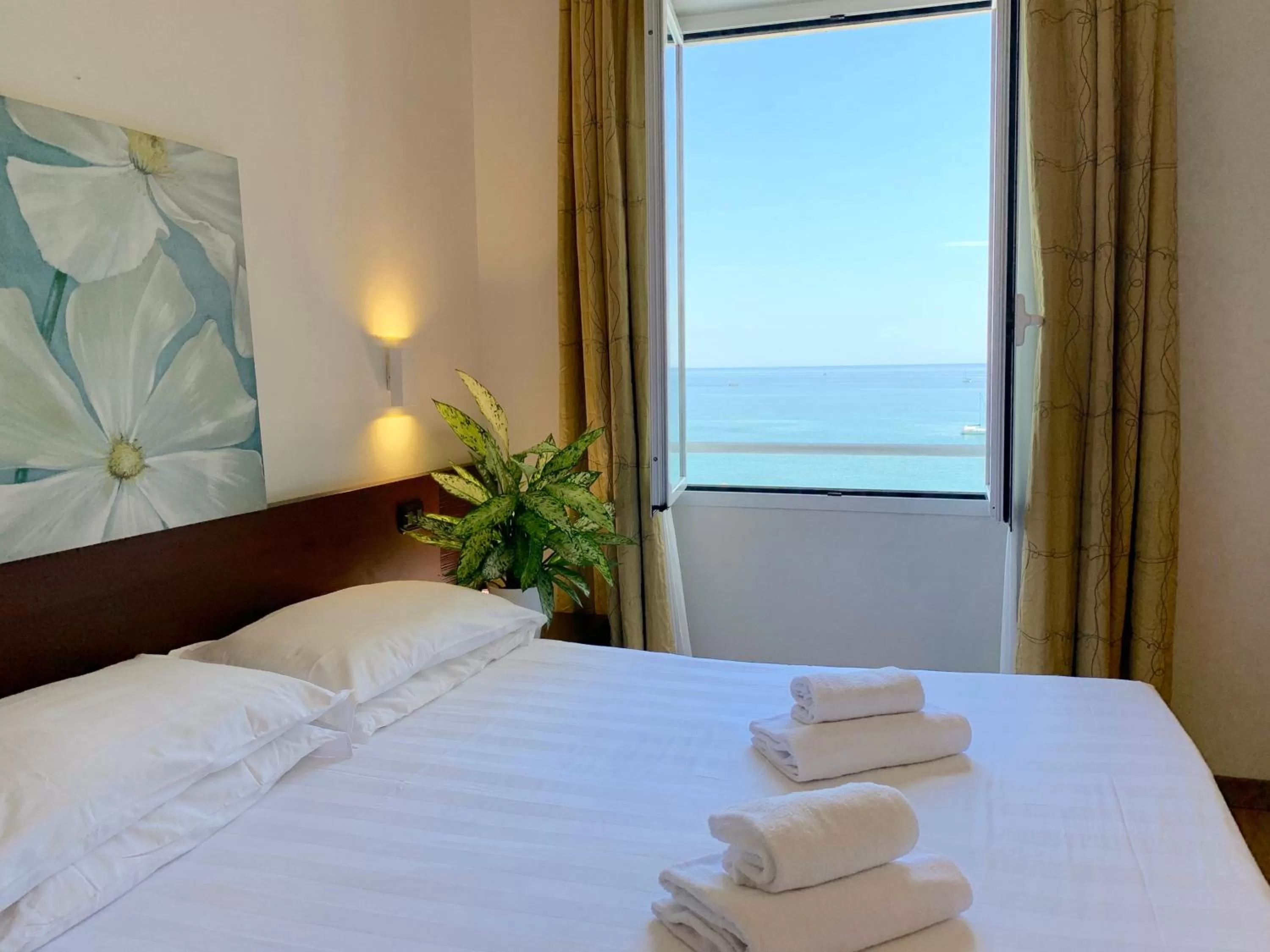 Bed in Hotel Corallo