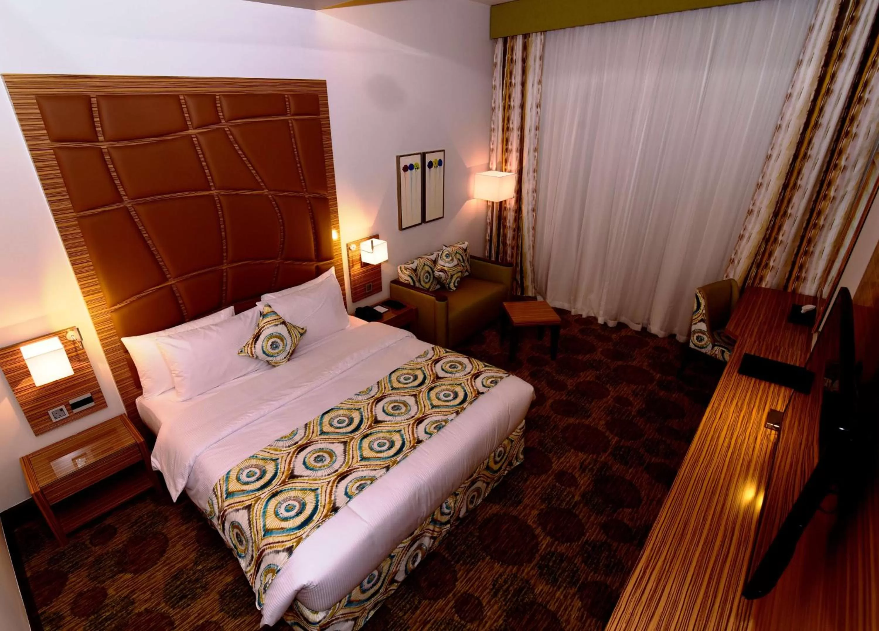 Photo of the whole room, Bed in Best Western Plus Pearl Creek