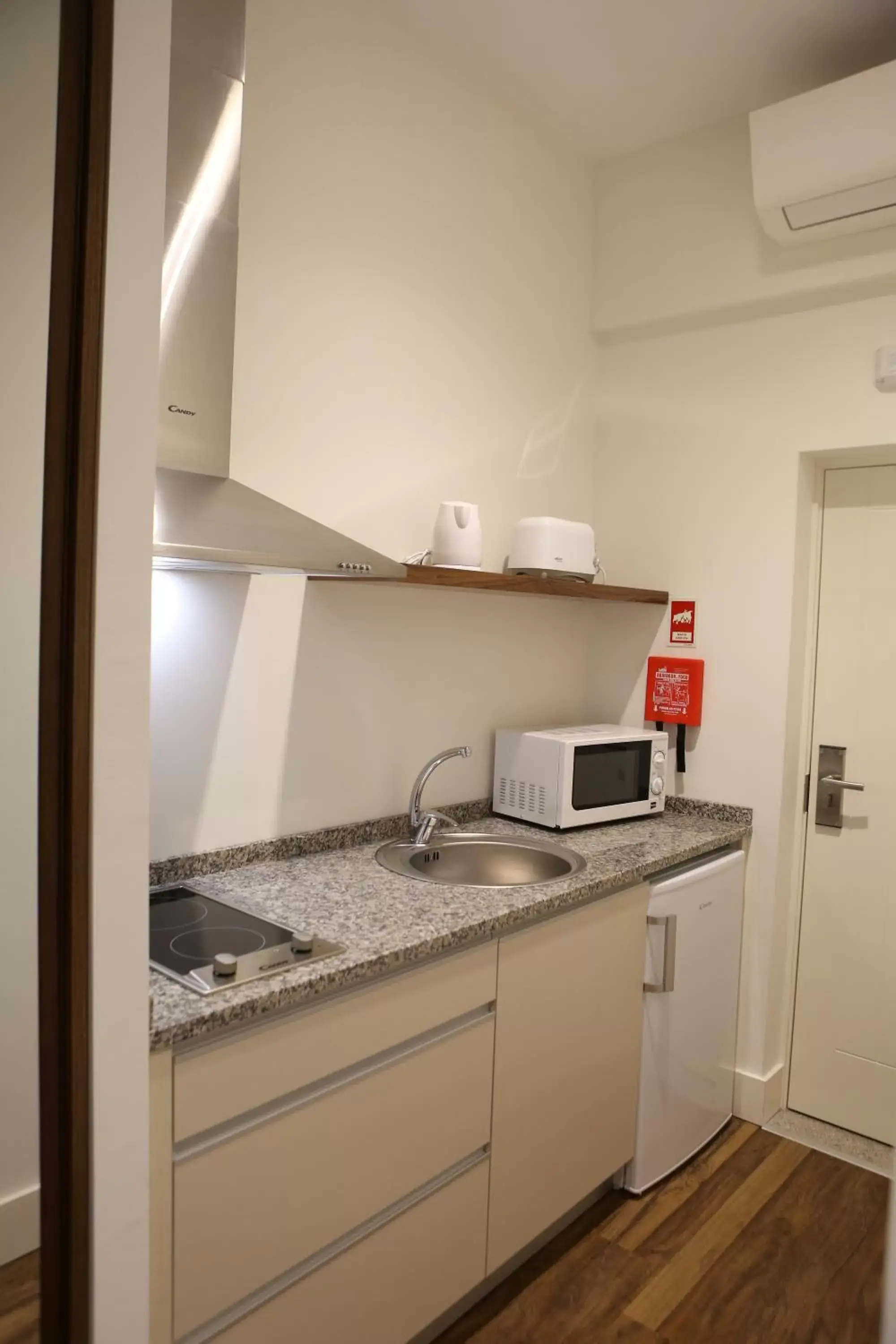 Kitchen or kitchenette, Kitchen/Kitchenette in Hotel Solar do Rebolo