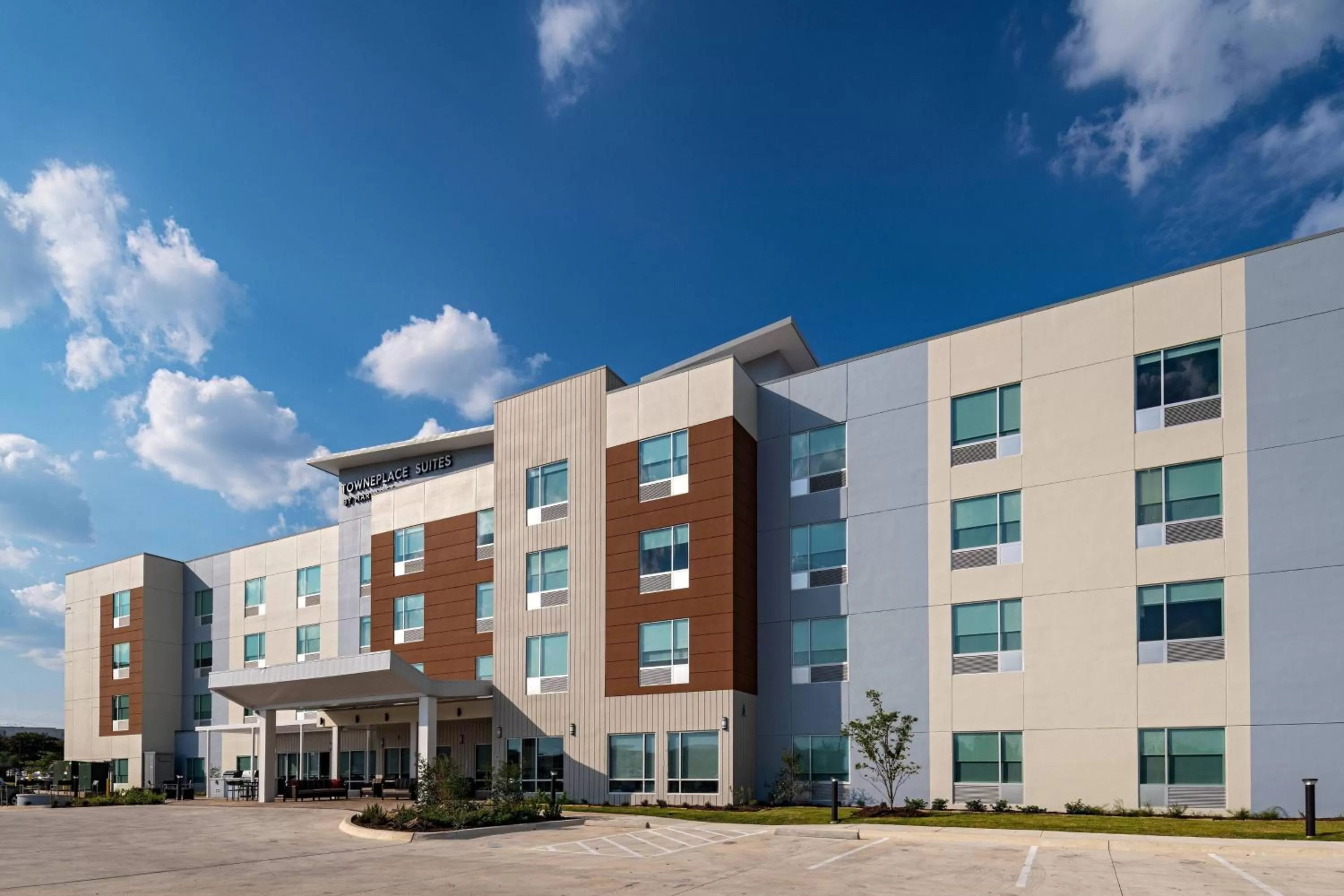 Property building in TownePlace Suites San Antonio Northwest at The RIM