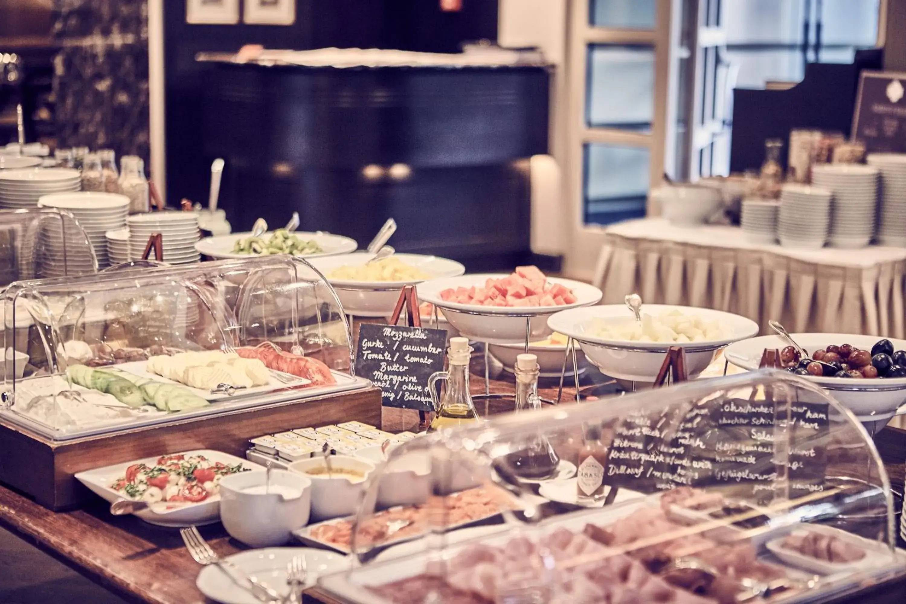 Buffet breakfast in Hotel Nassauer Hof