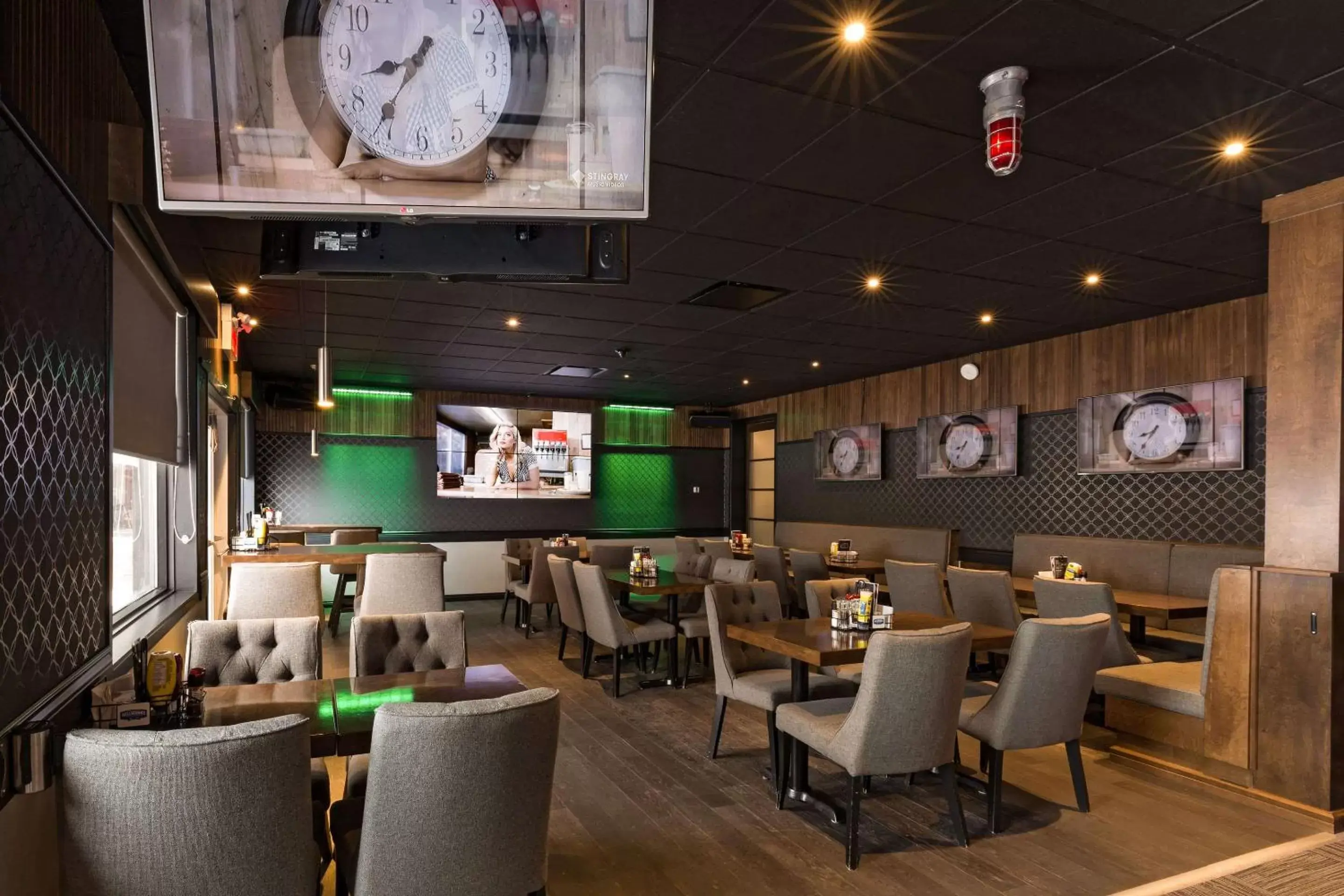 Lounge or bar in Quality Inn & Suites Lounge or bar in Quality Inn & Suites