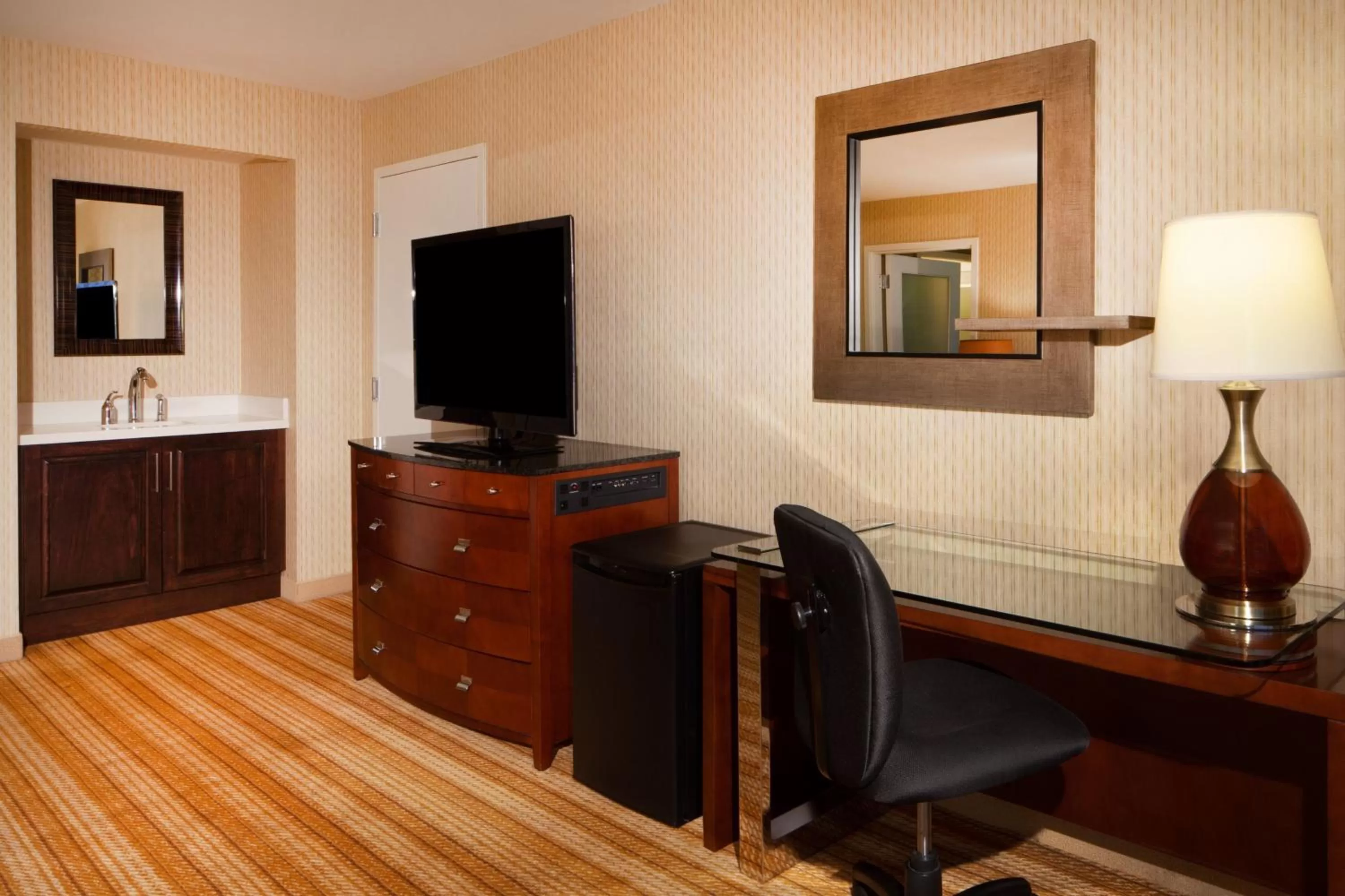 Living room in Marriott Memphis East