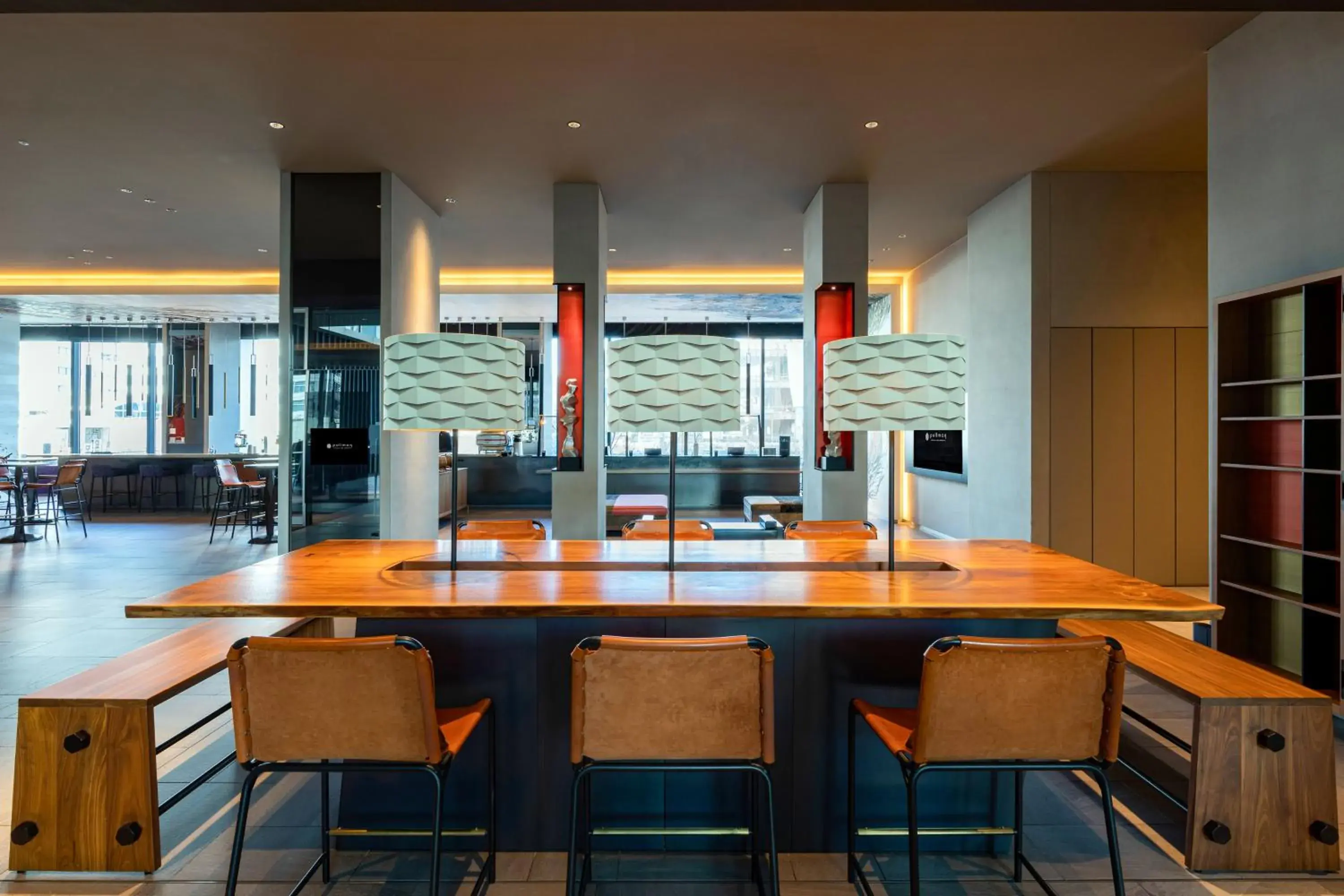 Lounge or bar in Pullman Tokyo Tamachi Lounge or bar in Pullman Tokyo Tamachi