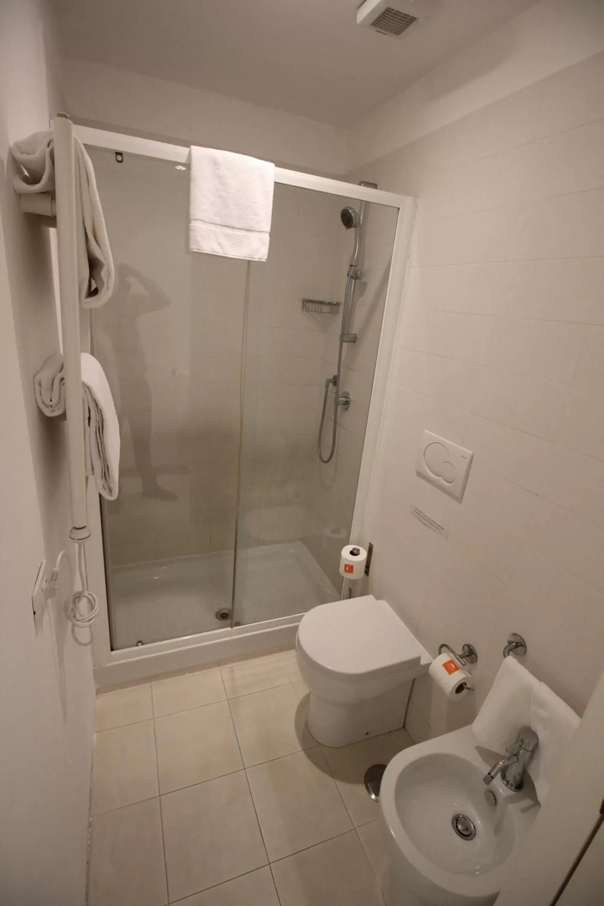 Bathroom in Albergo Abruzzi