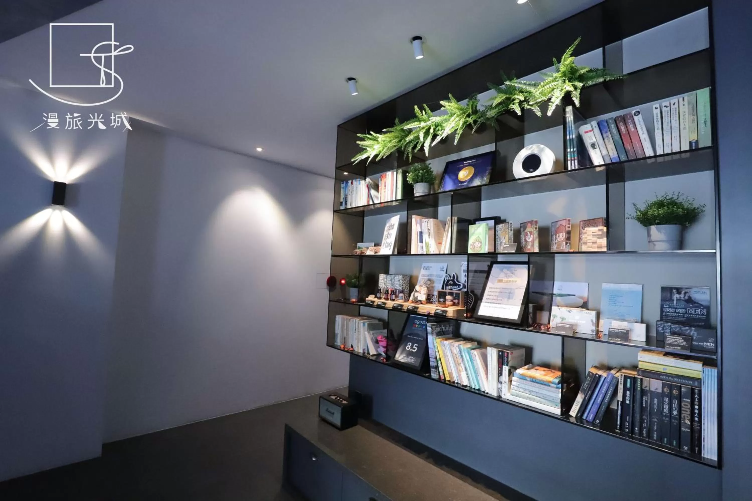 Decorative detail in Slow Town Hotel-Glowing