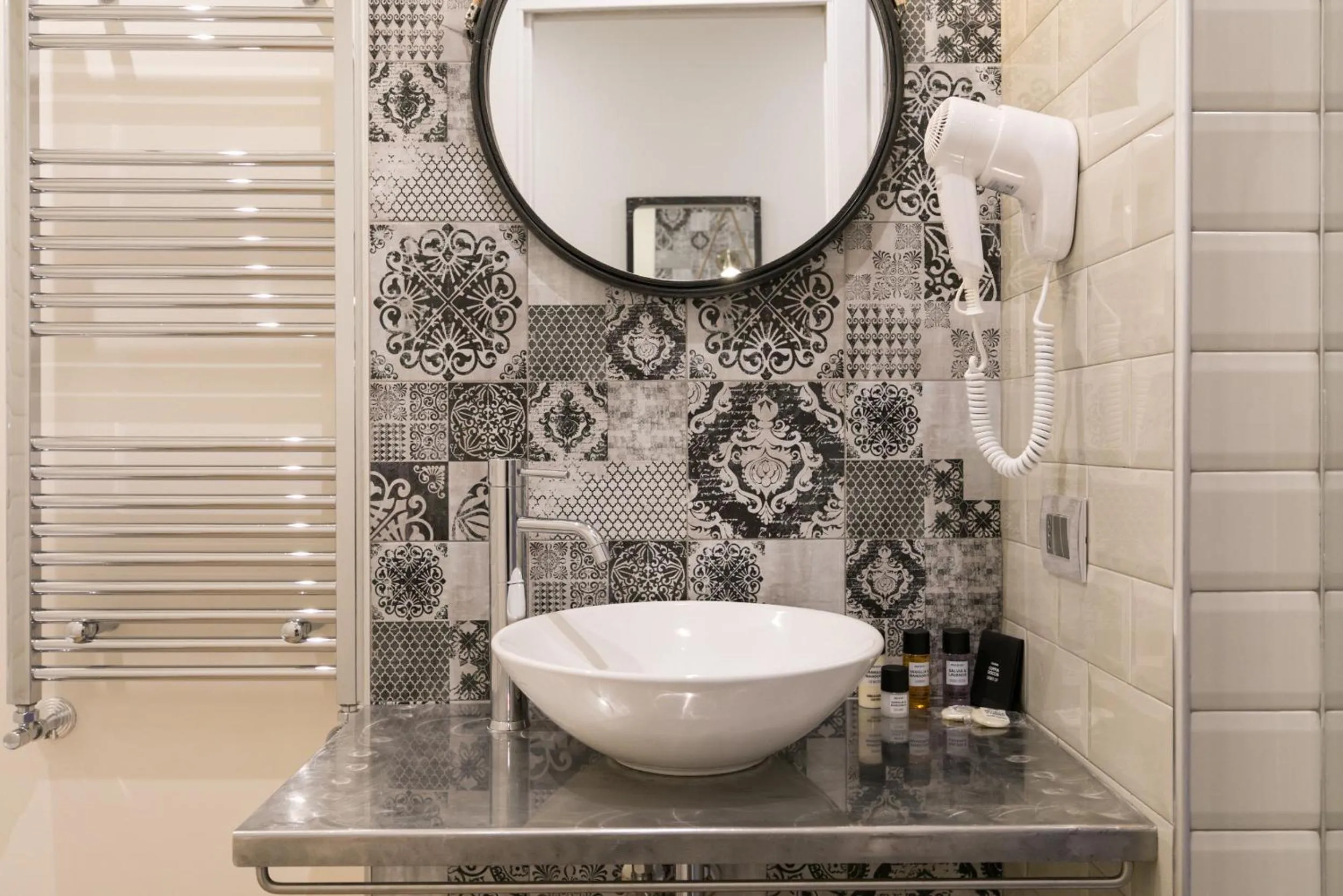 Bathroom in Trevi Contemporary Suite