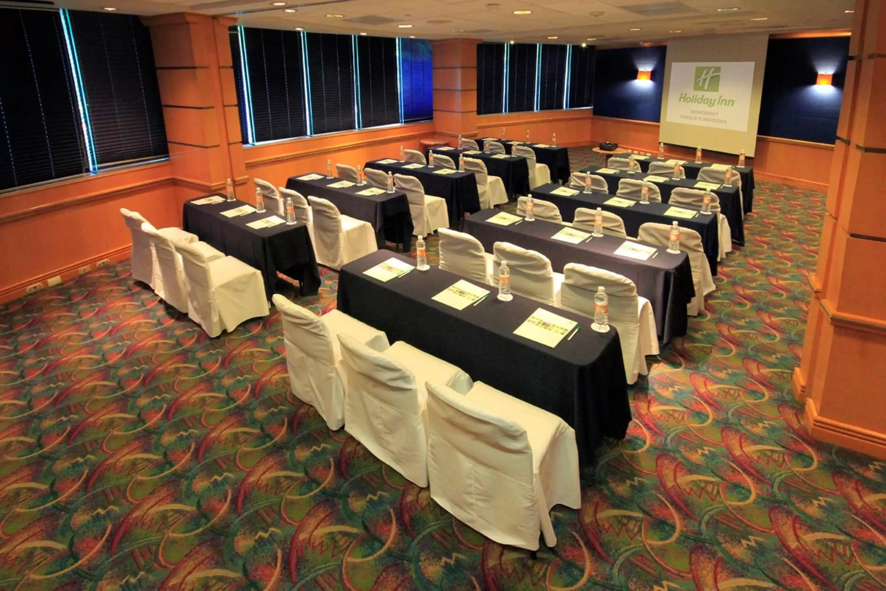 Meeting/conference room in Holiday Inn Monterrey-Parque Fundidora, an IHG Hotel