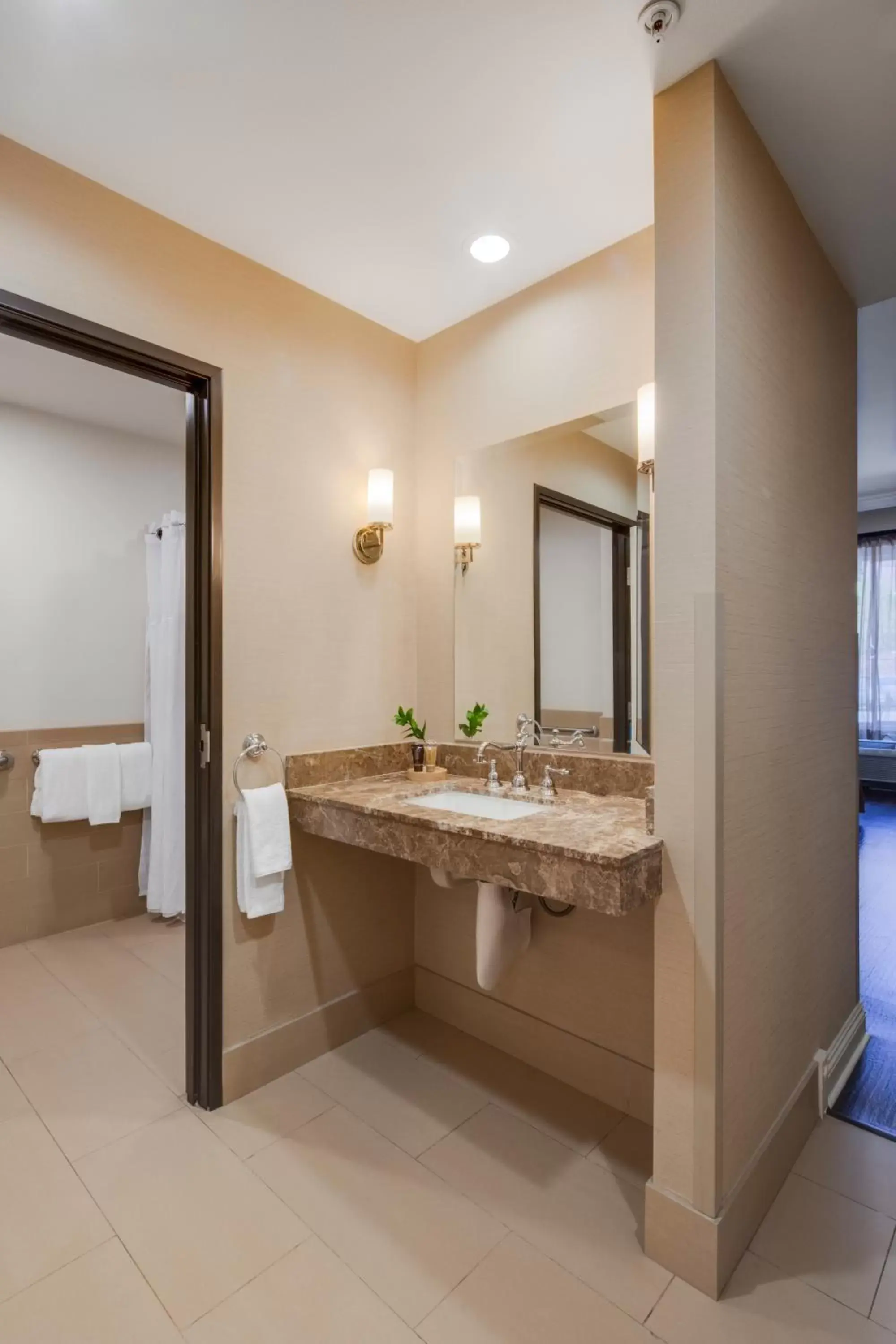 Toilet, Bathroom in Ayres Hotel & Spa Moreno Valley/Riverside