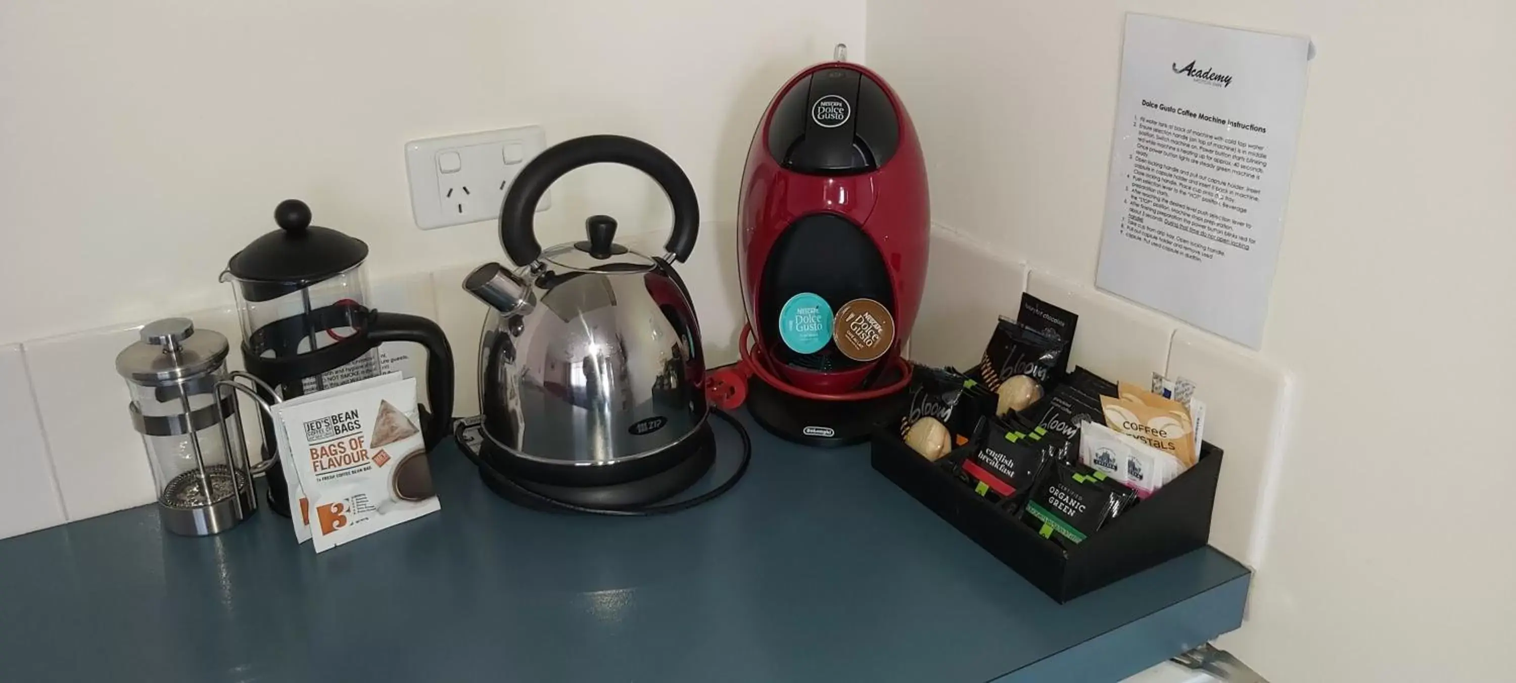 Coffee/tea facilities in Academy Motor Inn