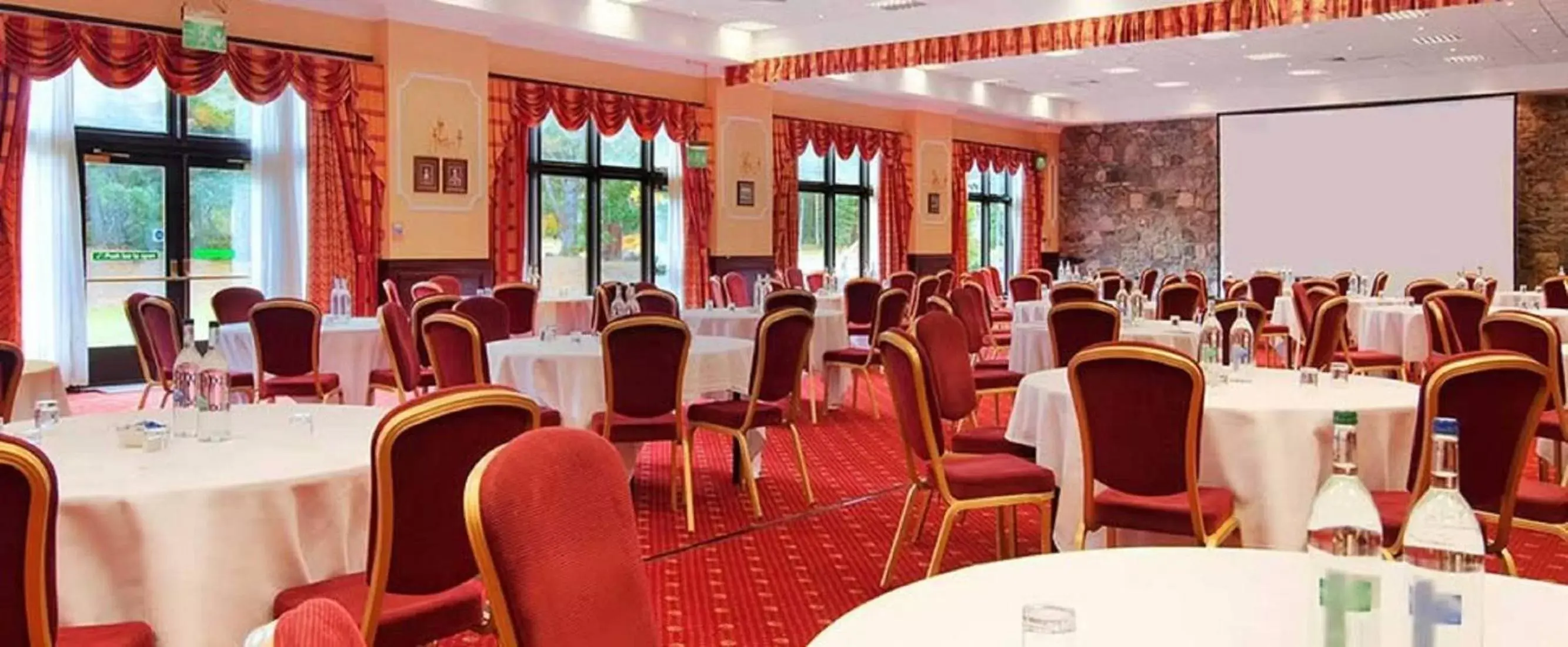 Business facilities, Restaurant/Places to Eat in Coylumbridge Hotel